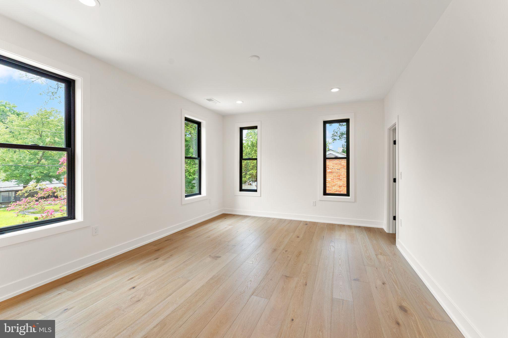 DEVON PARK - Residential
