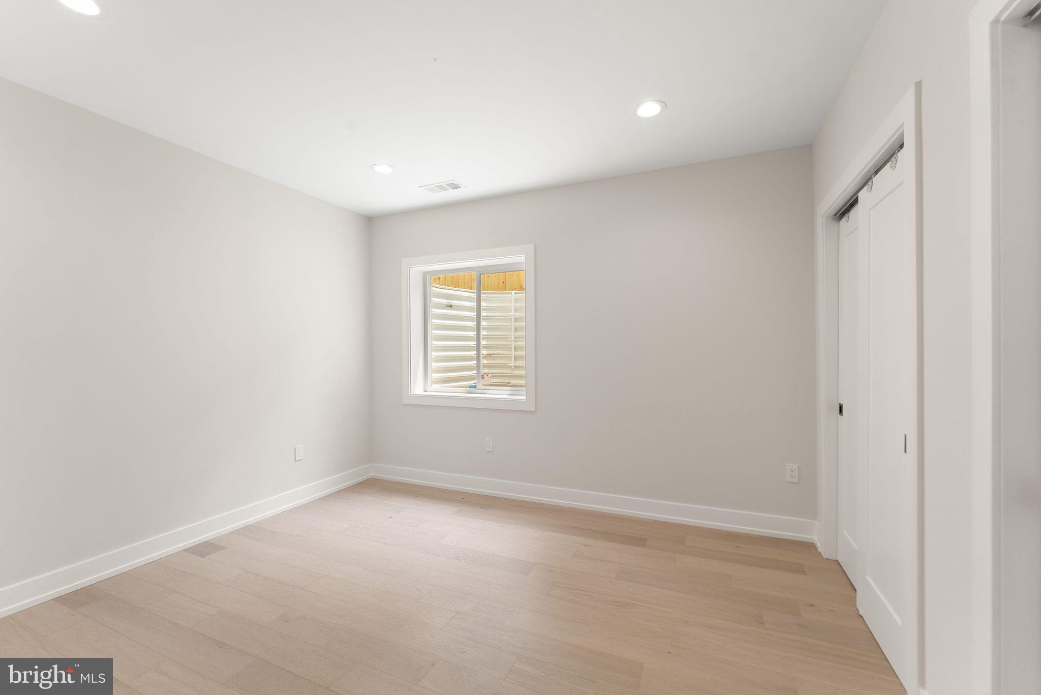 DEVON PARK - Residential