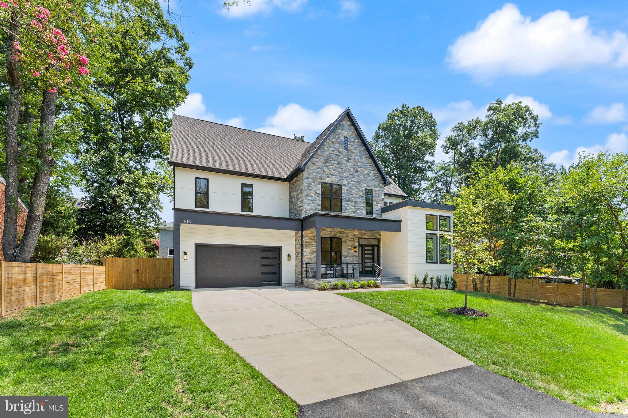 DEVON PARK - Residential