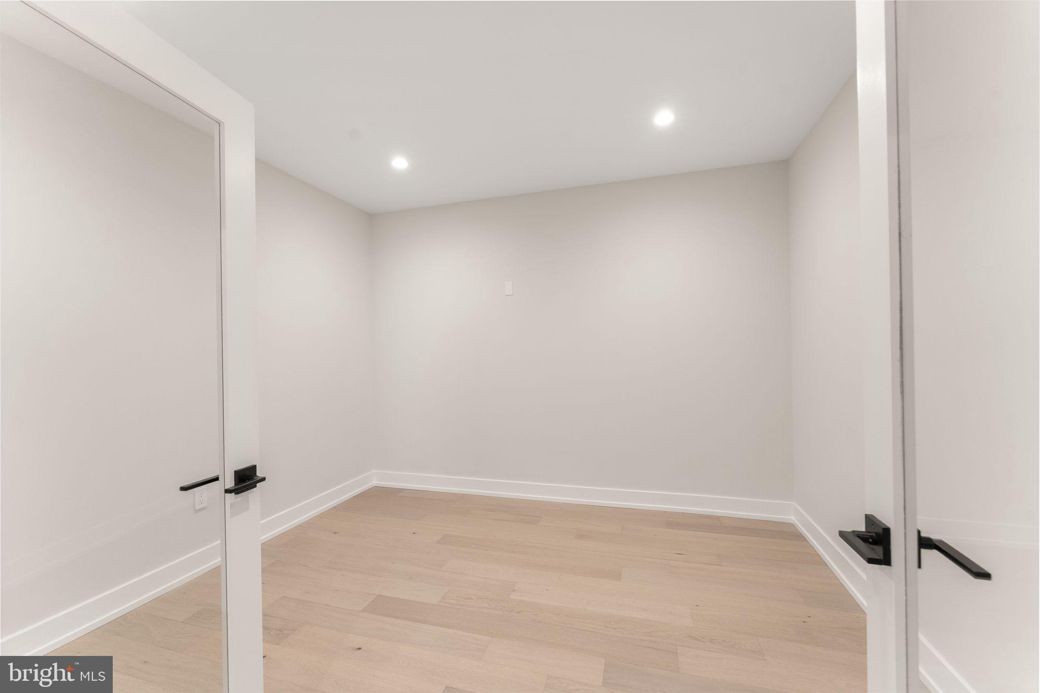 DEVON PARK - Residential
