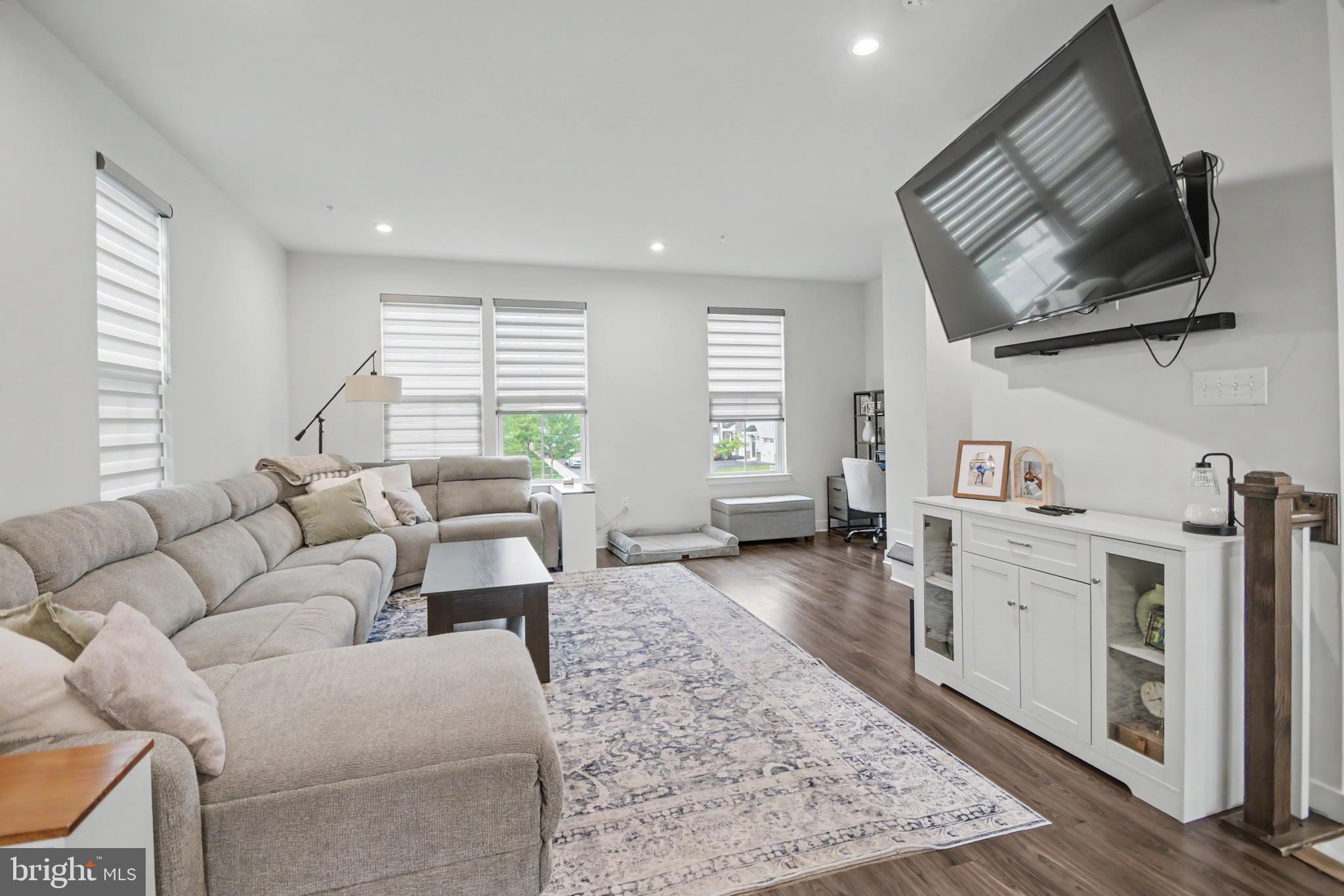 MAPLEVIEW - Residential Lease