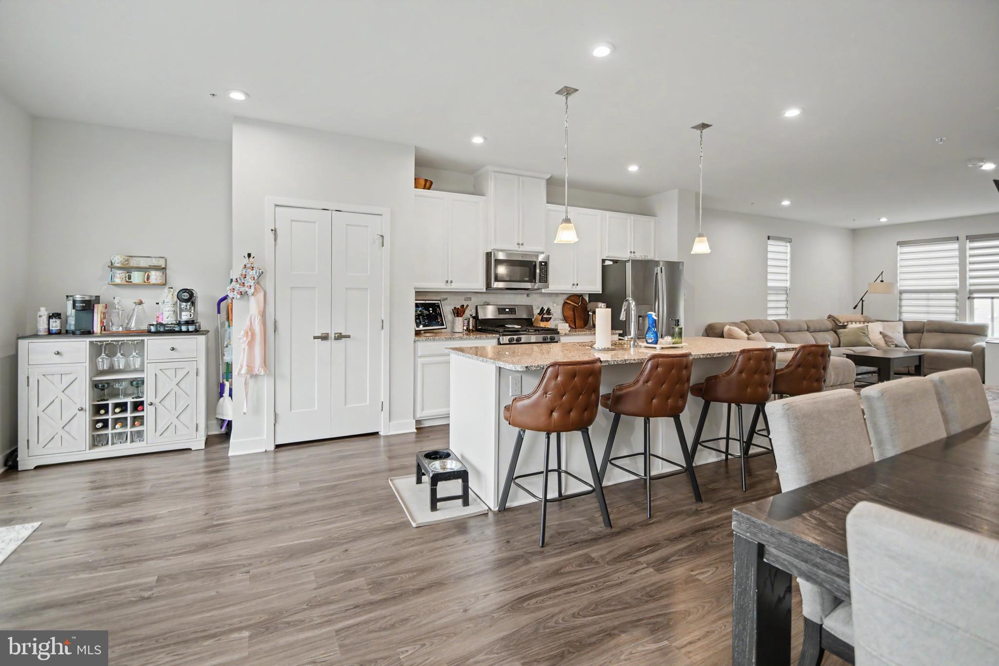 MAPLEVIEW - Residential Lease