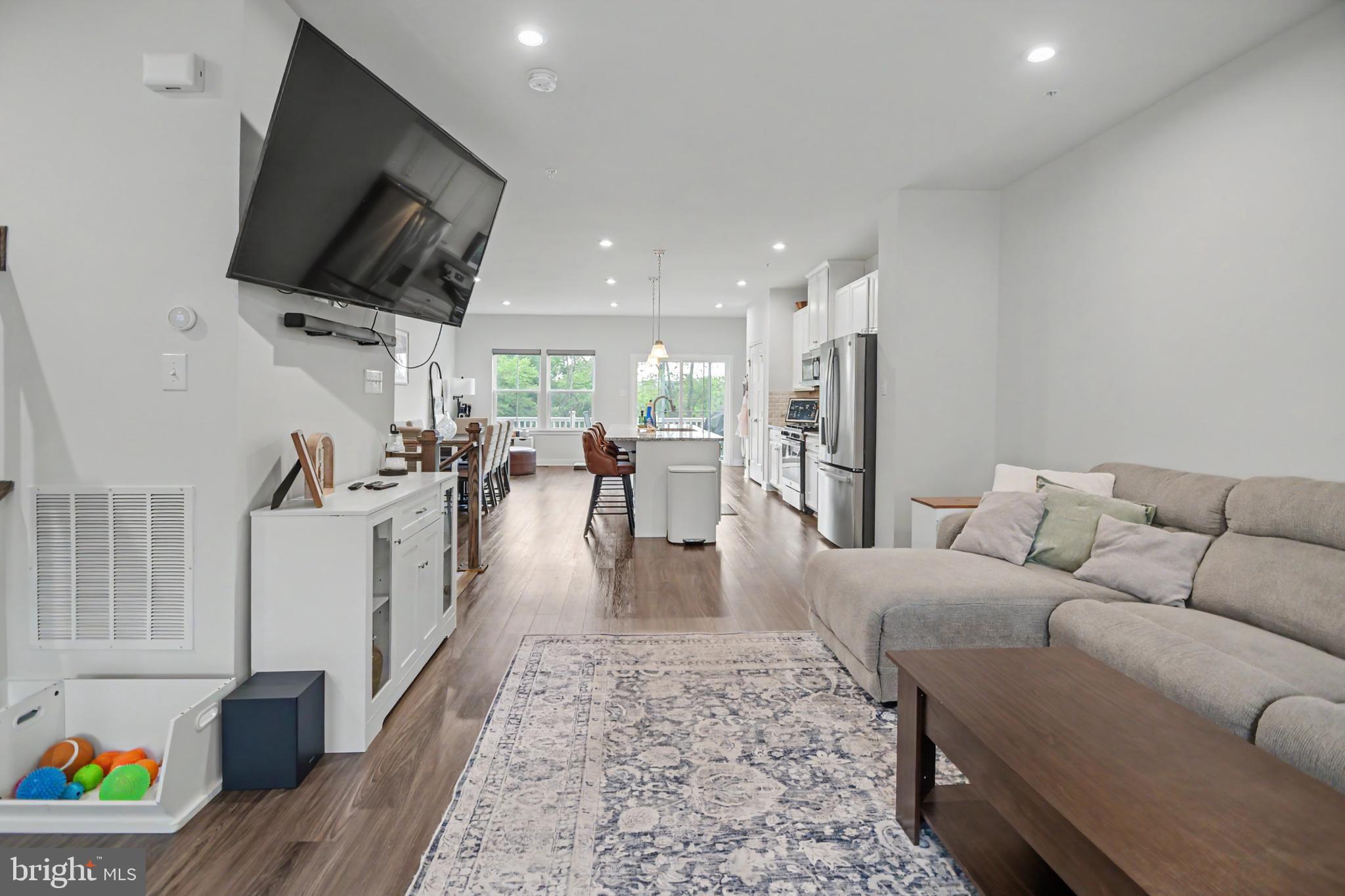 MAPLEVIEW - Residential Lease