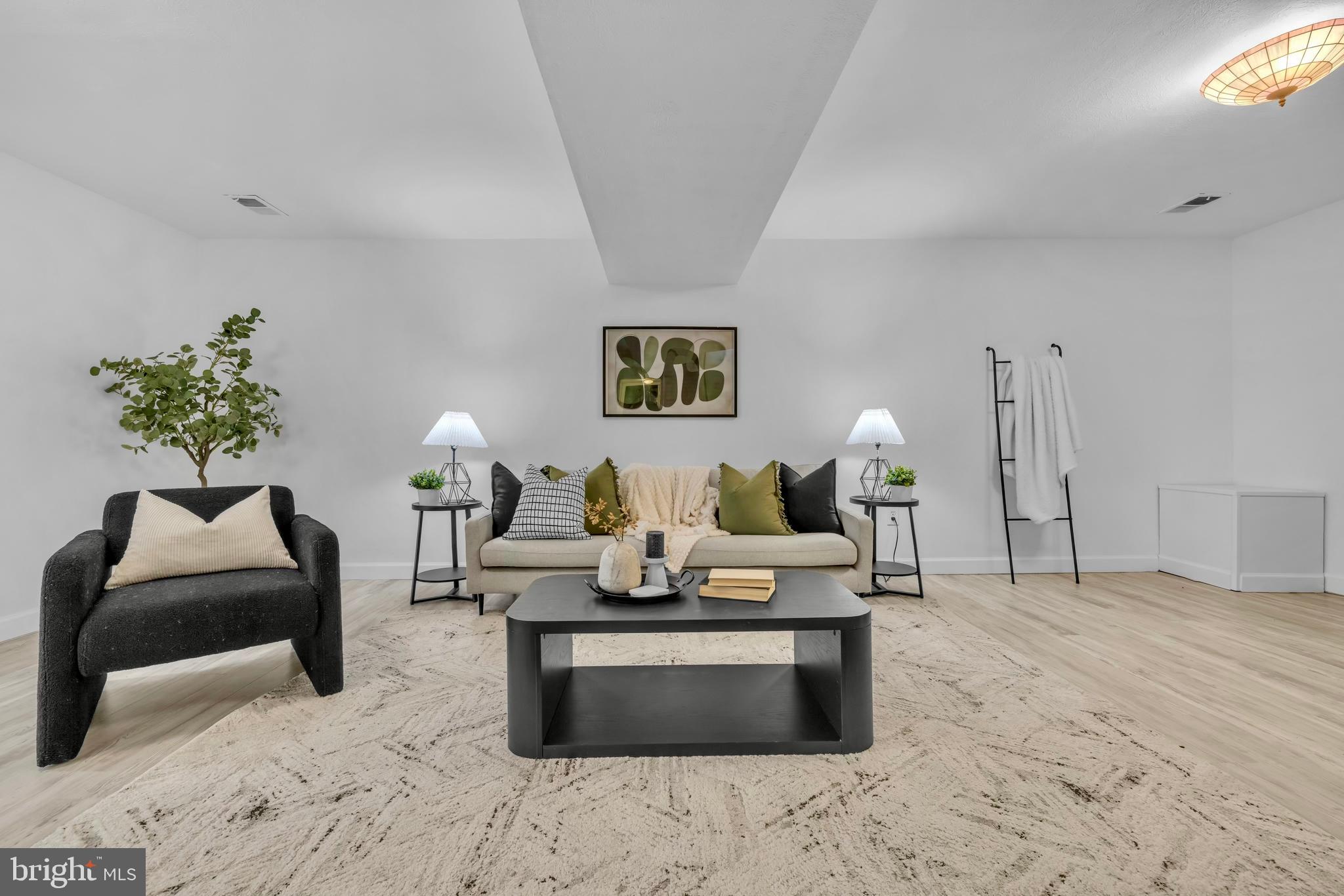 SEABROOK ESTATES - Residential