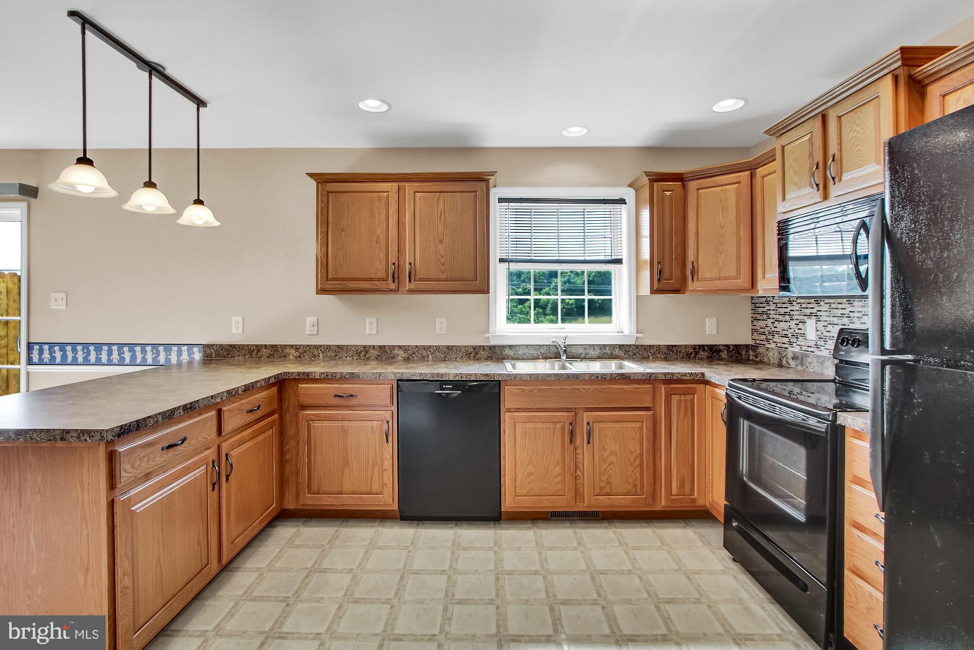 ASHCOMBE FARMS WEST - Residential