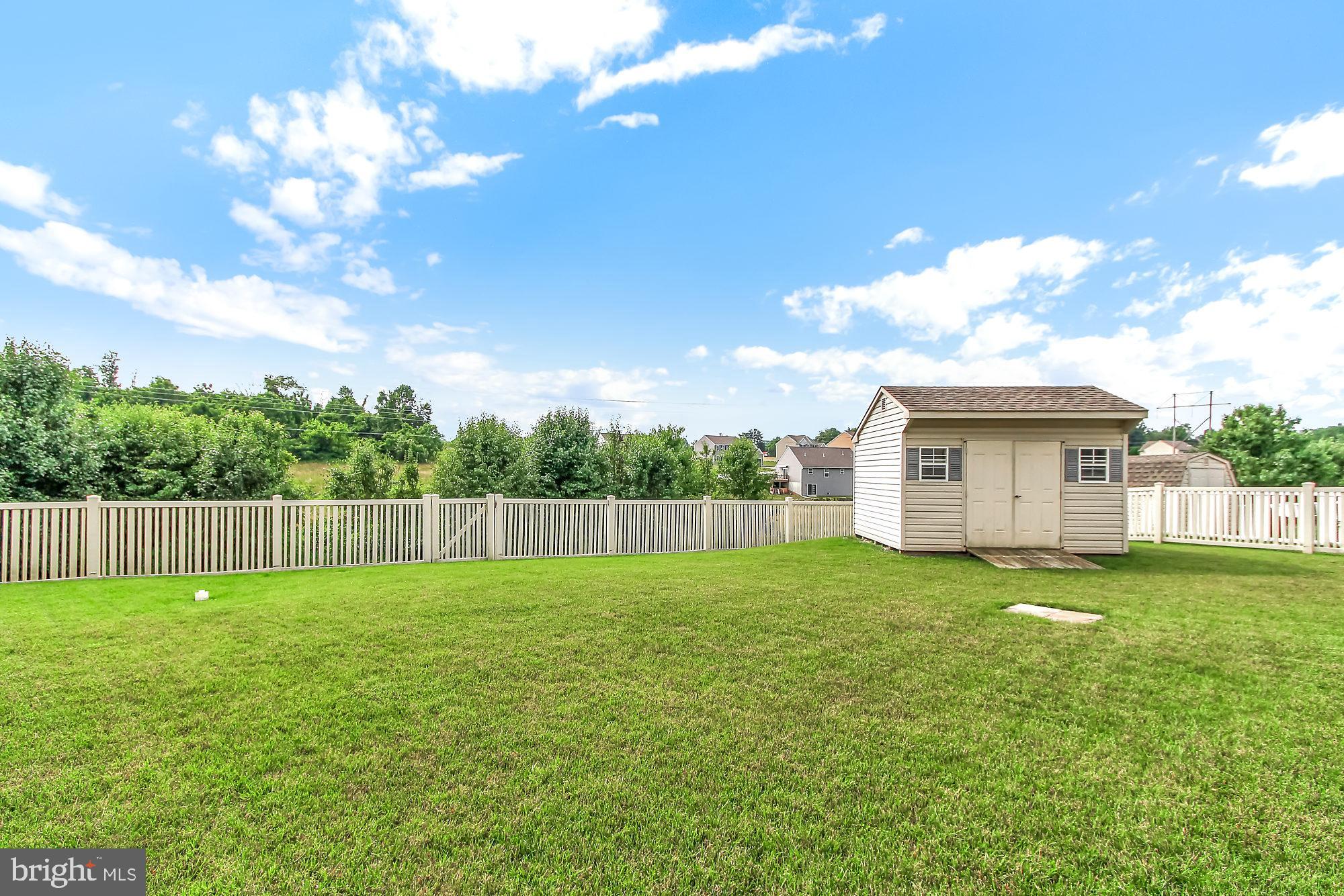 ASHCOMBE FARMS WEST - Residential