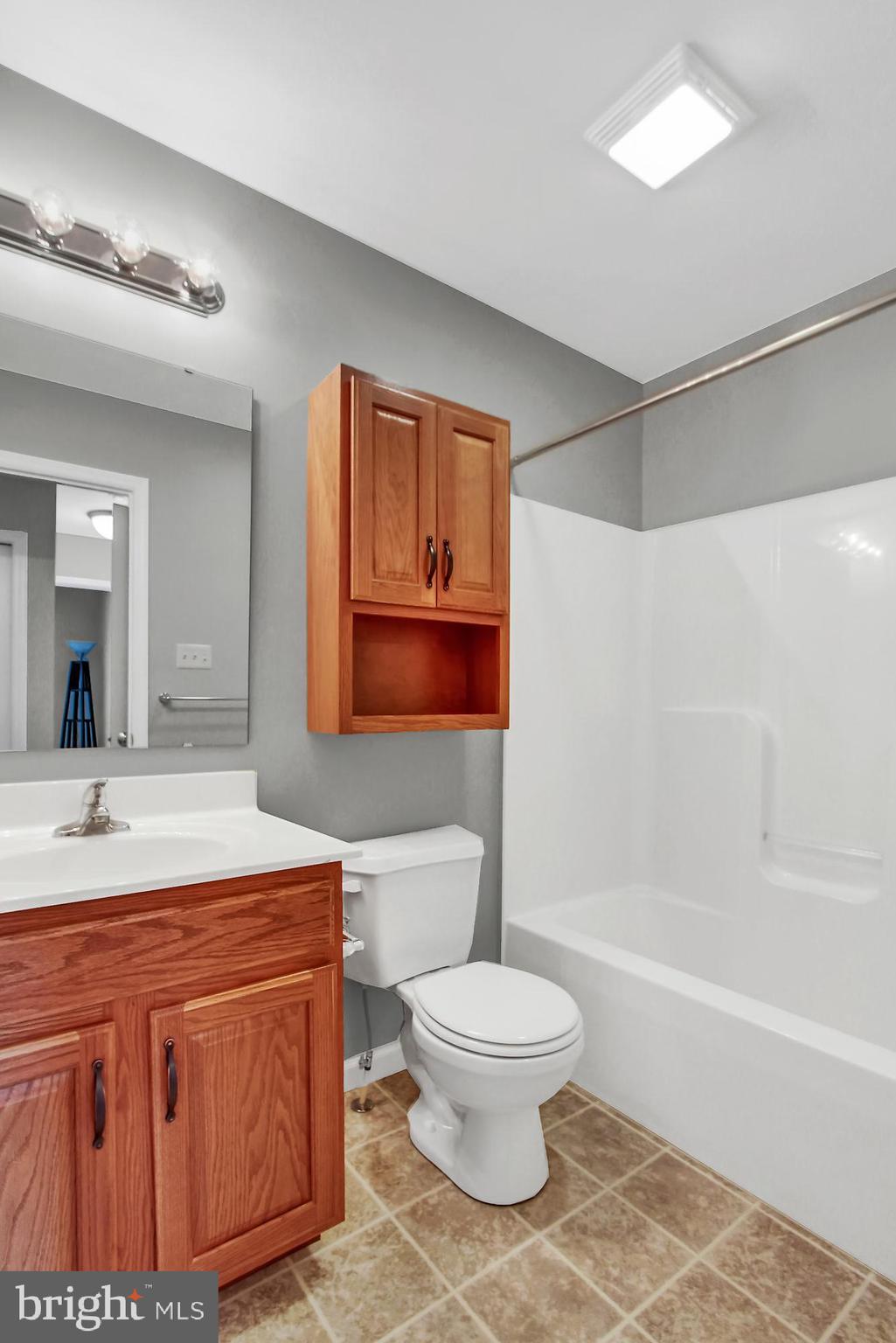 ASHCOMBE FARMS WEST - Residential