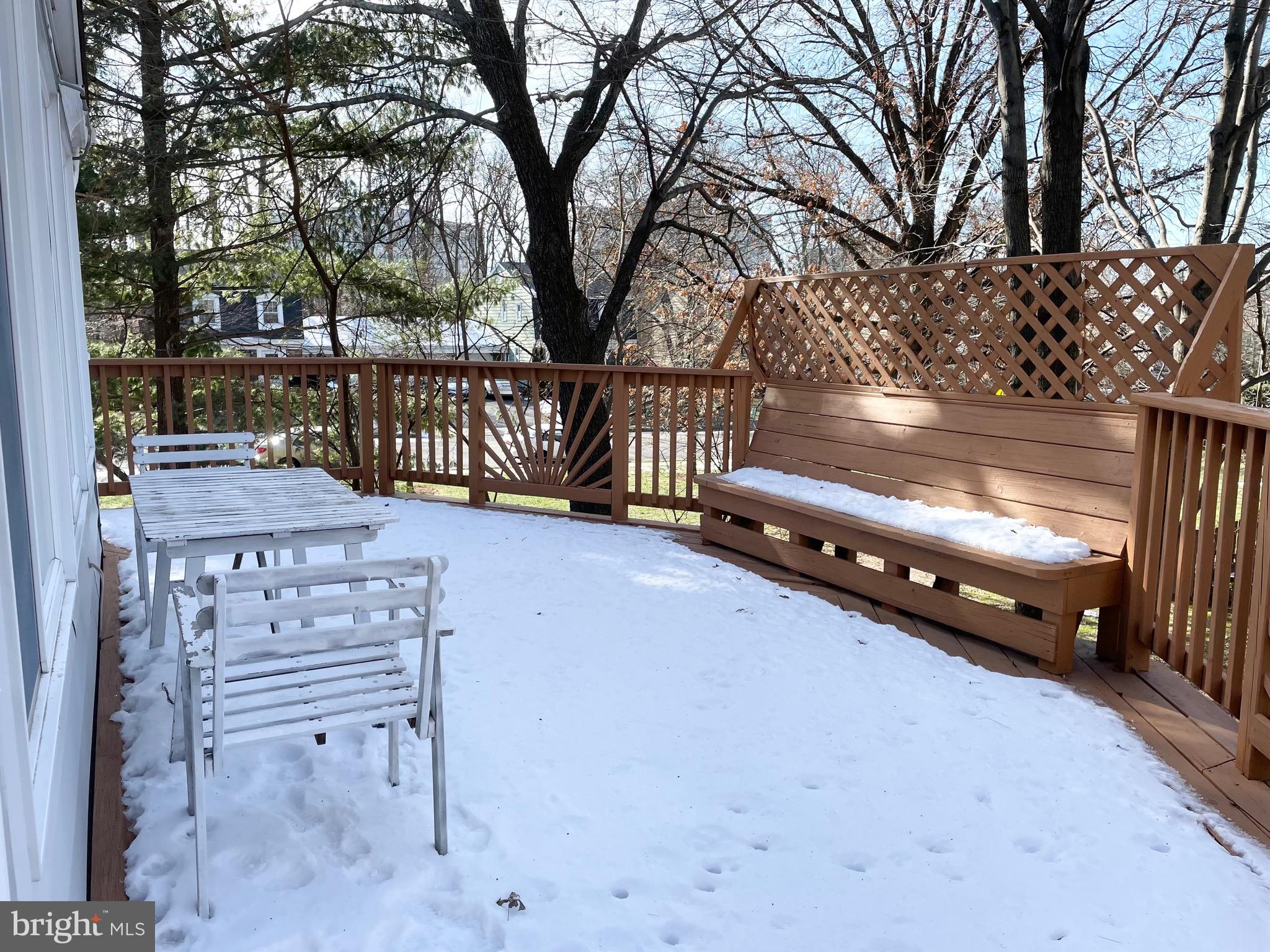 COURTS OF CHANDON - Residential Lease