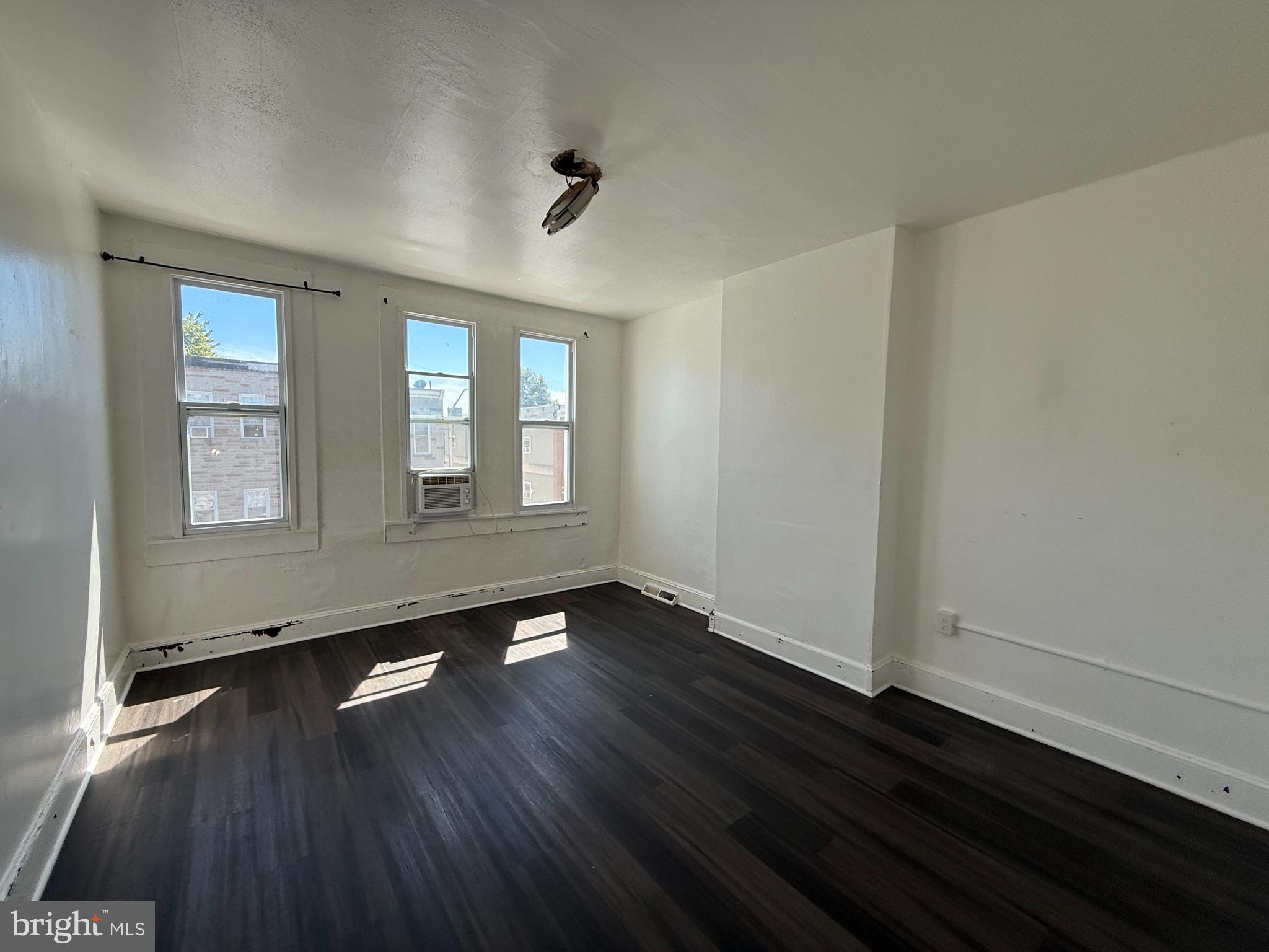 SANDTOWN-WINCHESTER - Residential
