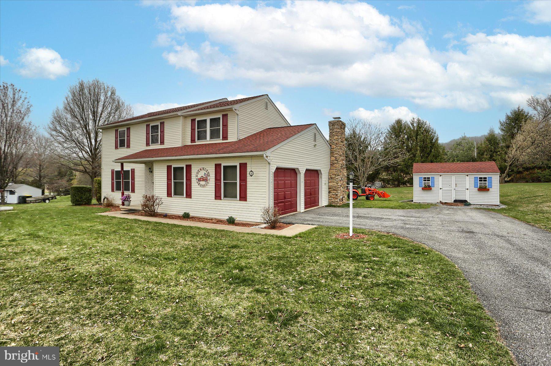 MOUNTAIN VIEW ESTATE - Residential
