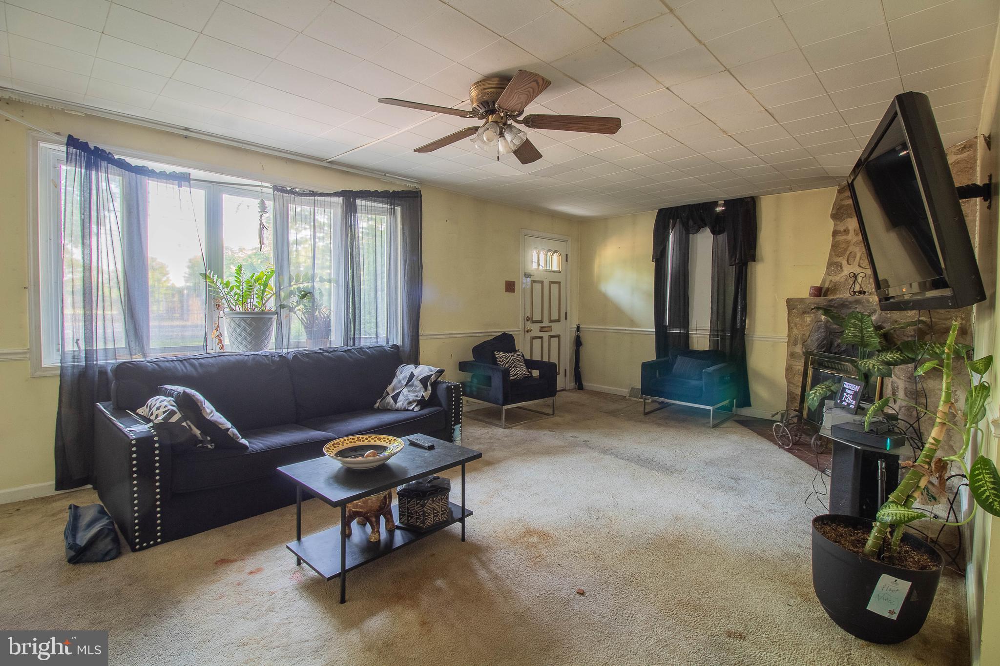 EAST OAK LANE - Residential