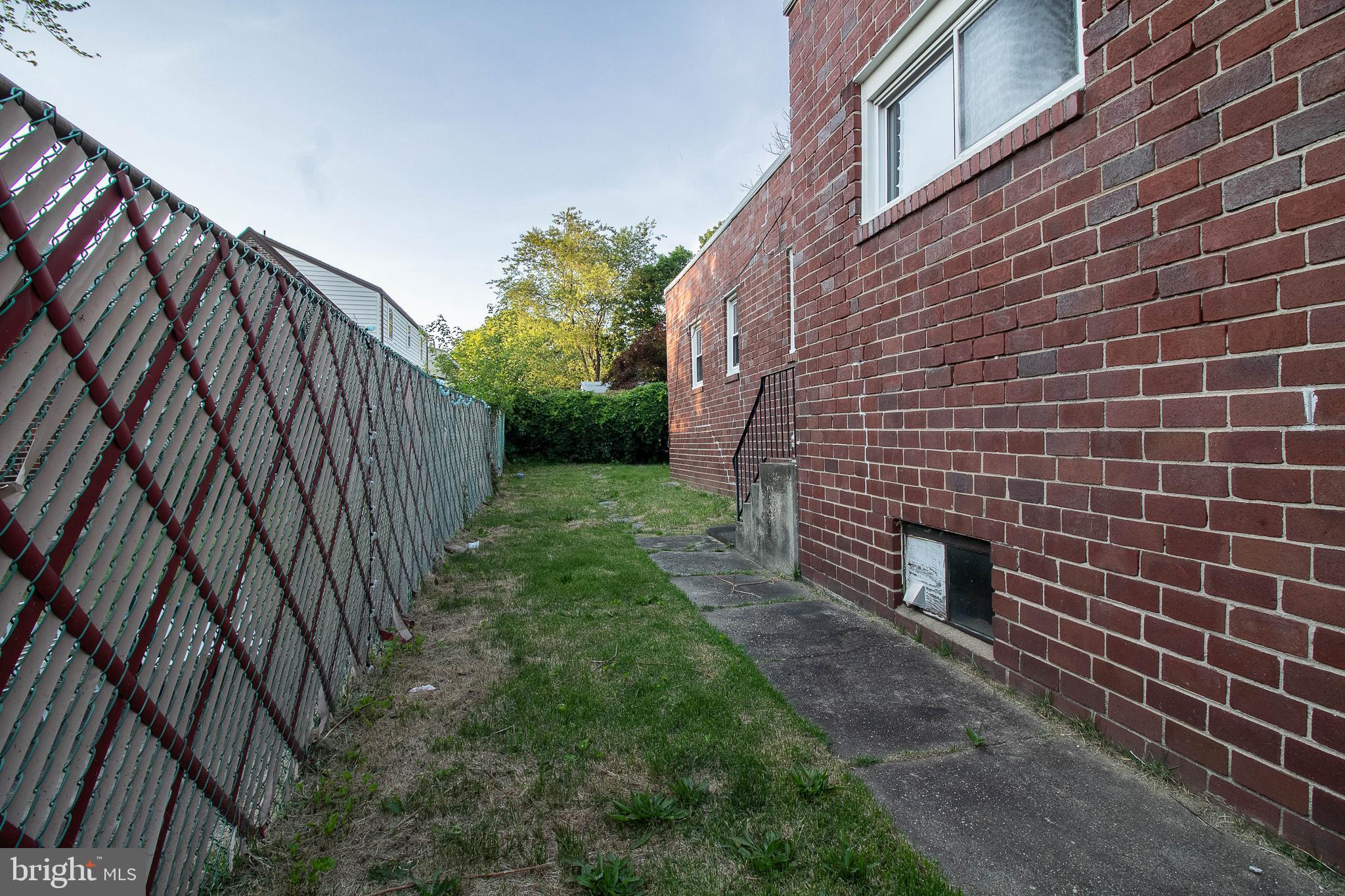 EAST OAK LANE - Residential
