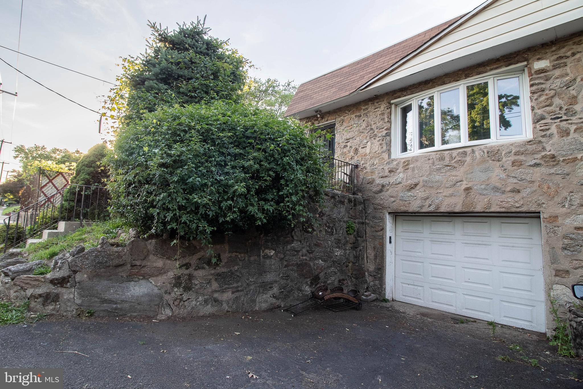 EAST OAK LANE - Residential