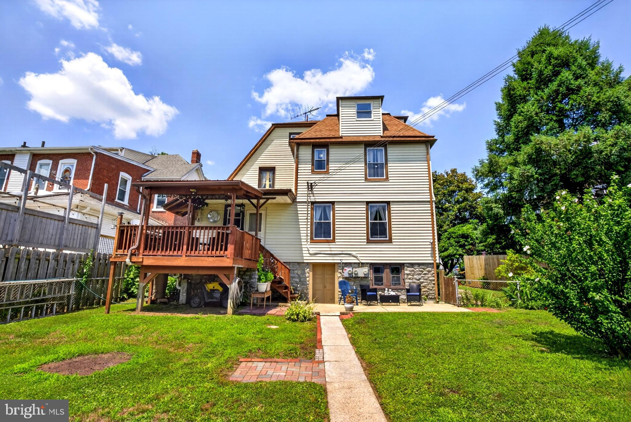 DOWNINGTOWN - Residential