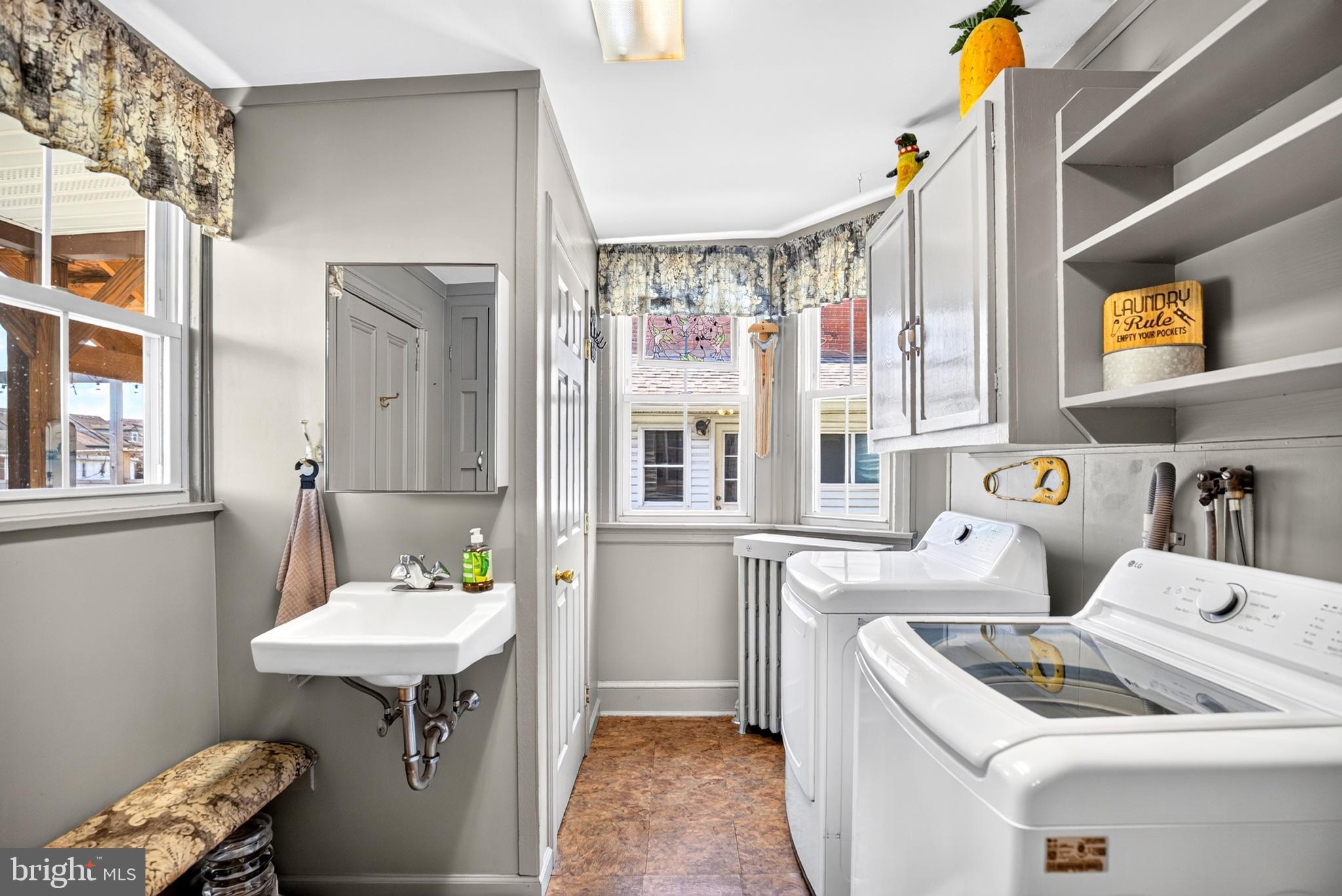 DOWNINGTOWN - Residential