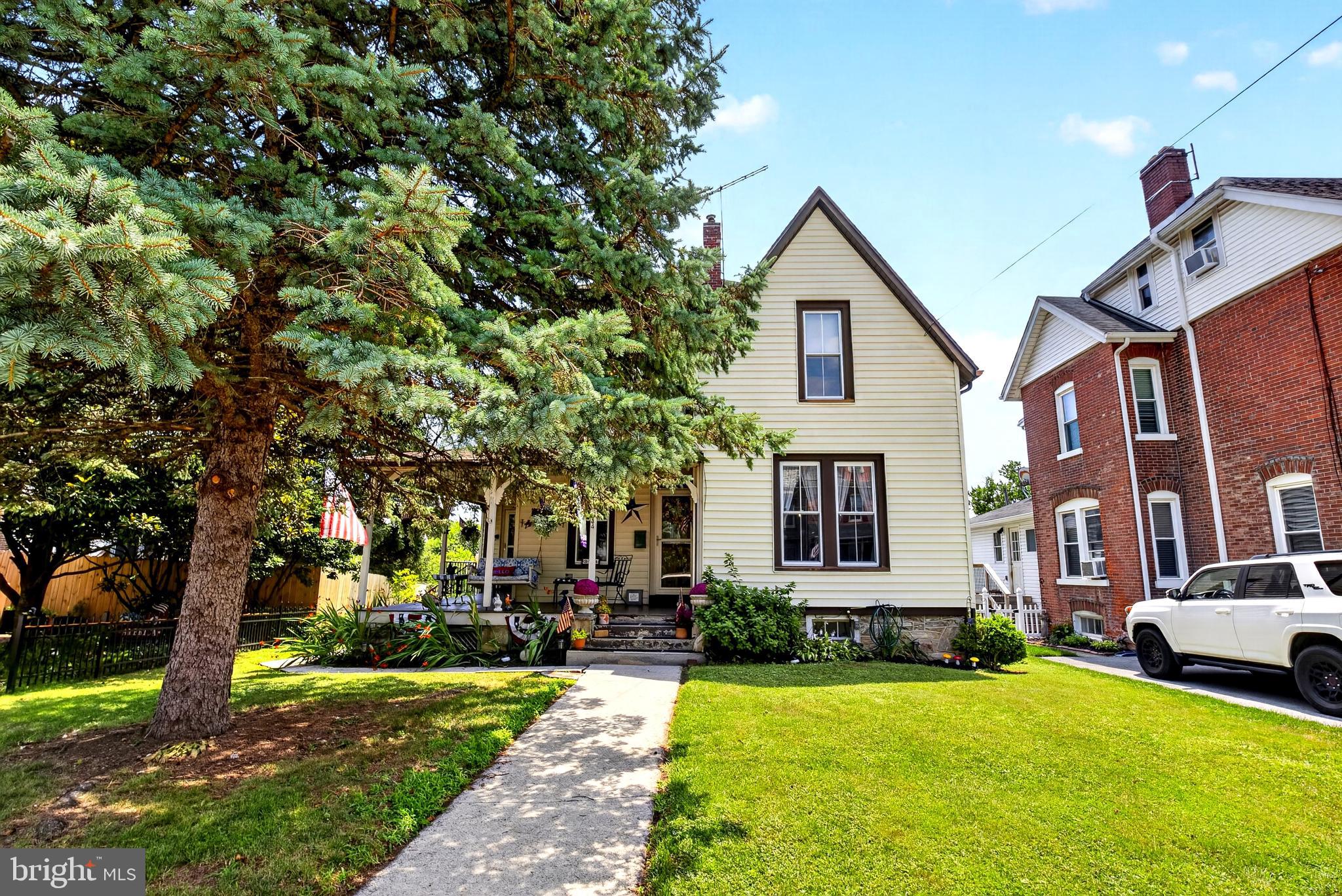 DOWNINGTOWN - Residential