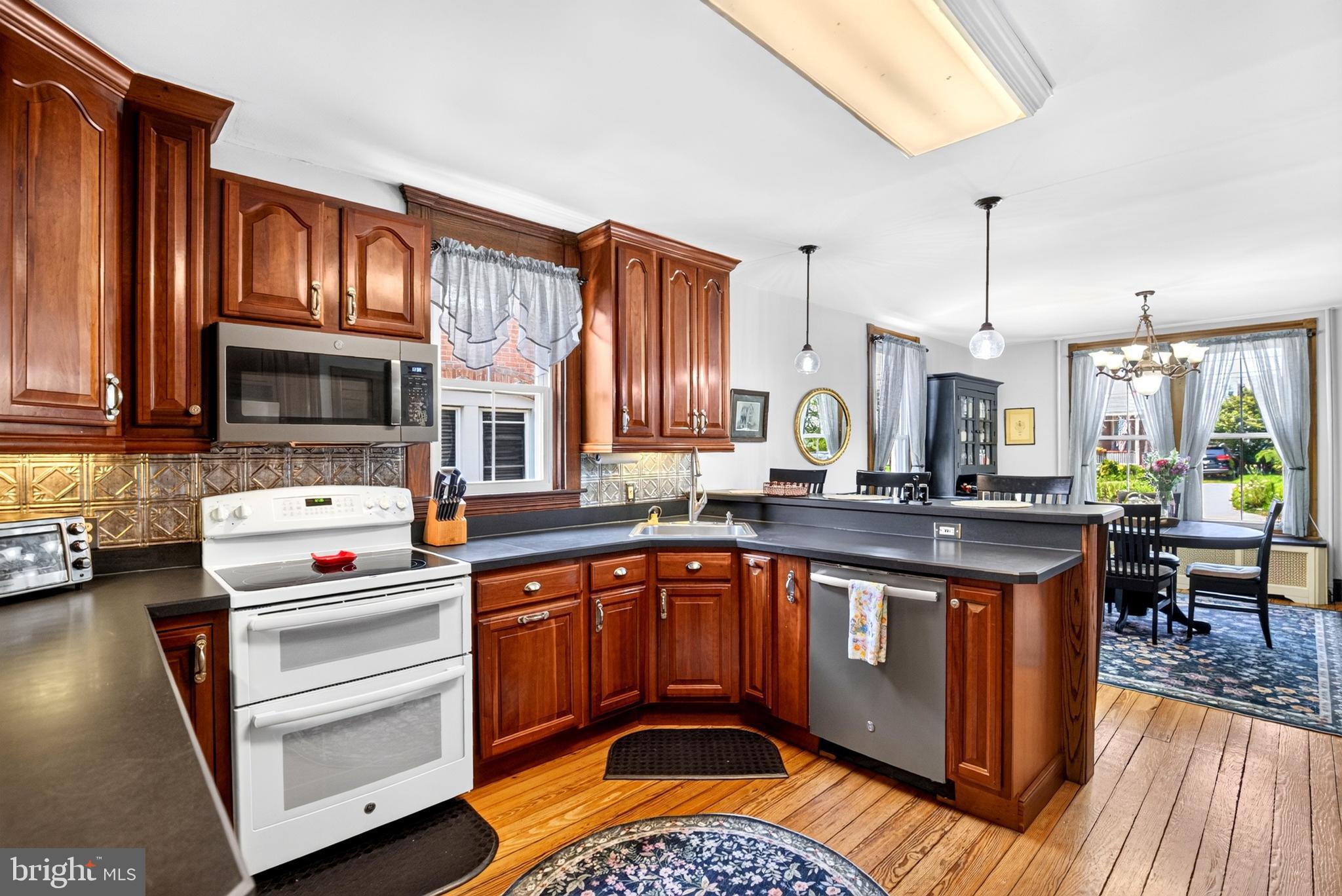 DOWNINGTOWN - Residential