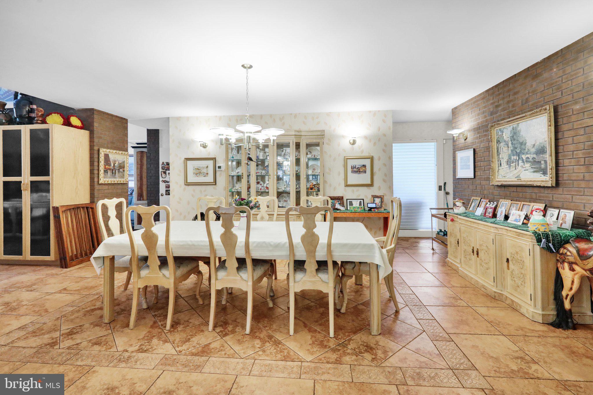 BIRDLAND - Residential