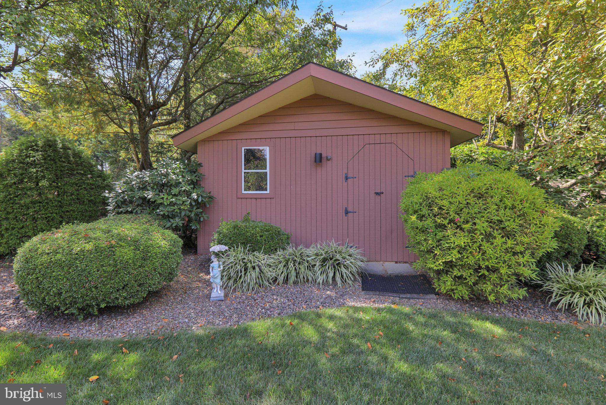 BIRDLAND - Residential