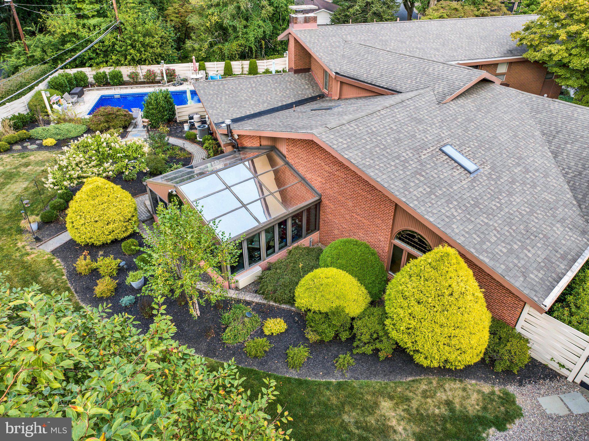 BIRDLAND - Residential
