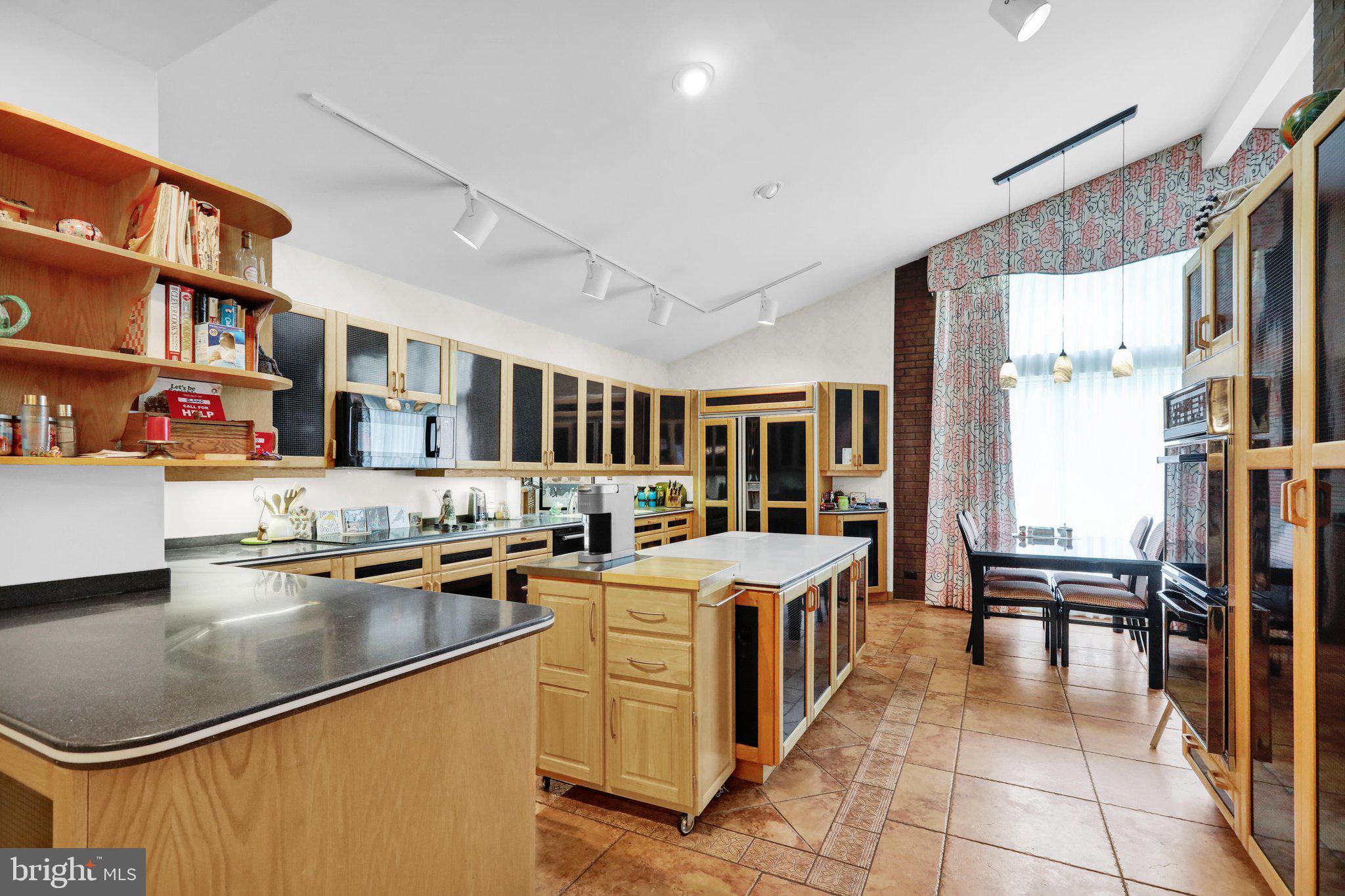 BIRDLAND - Residential