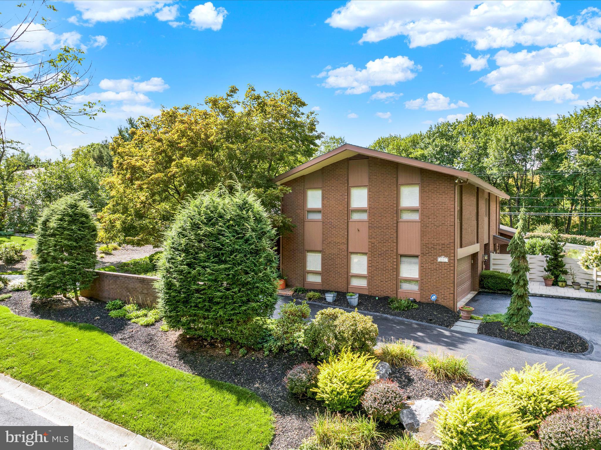 BIRDLAND - Residential