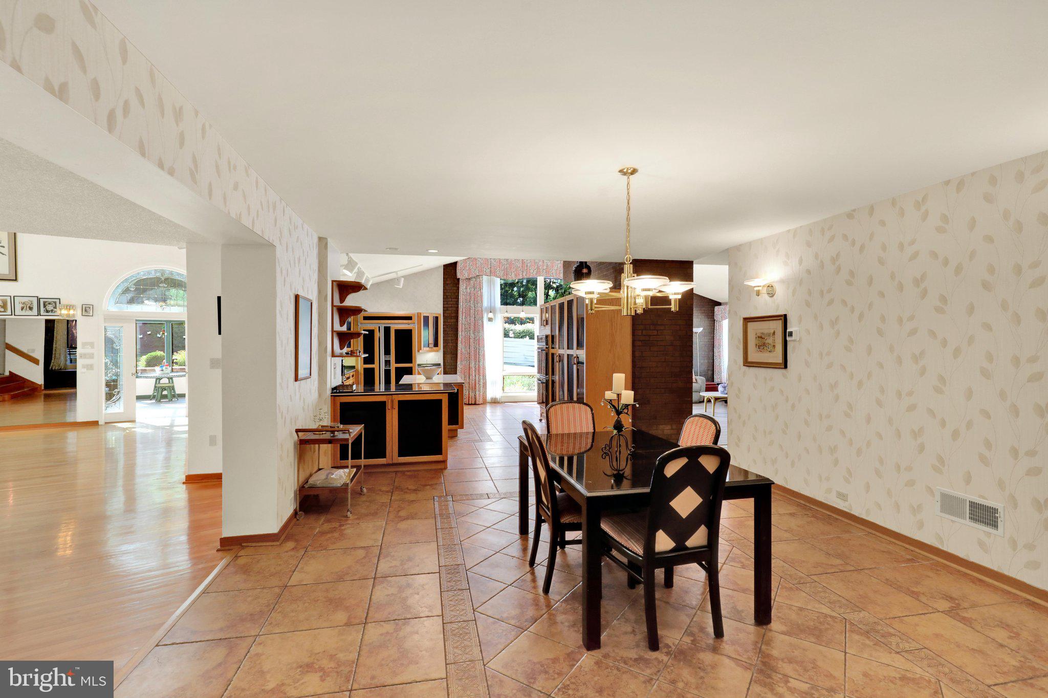 BIRDLAND - Residential