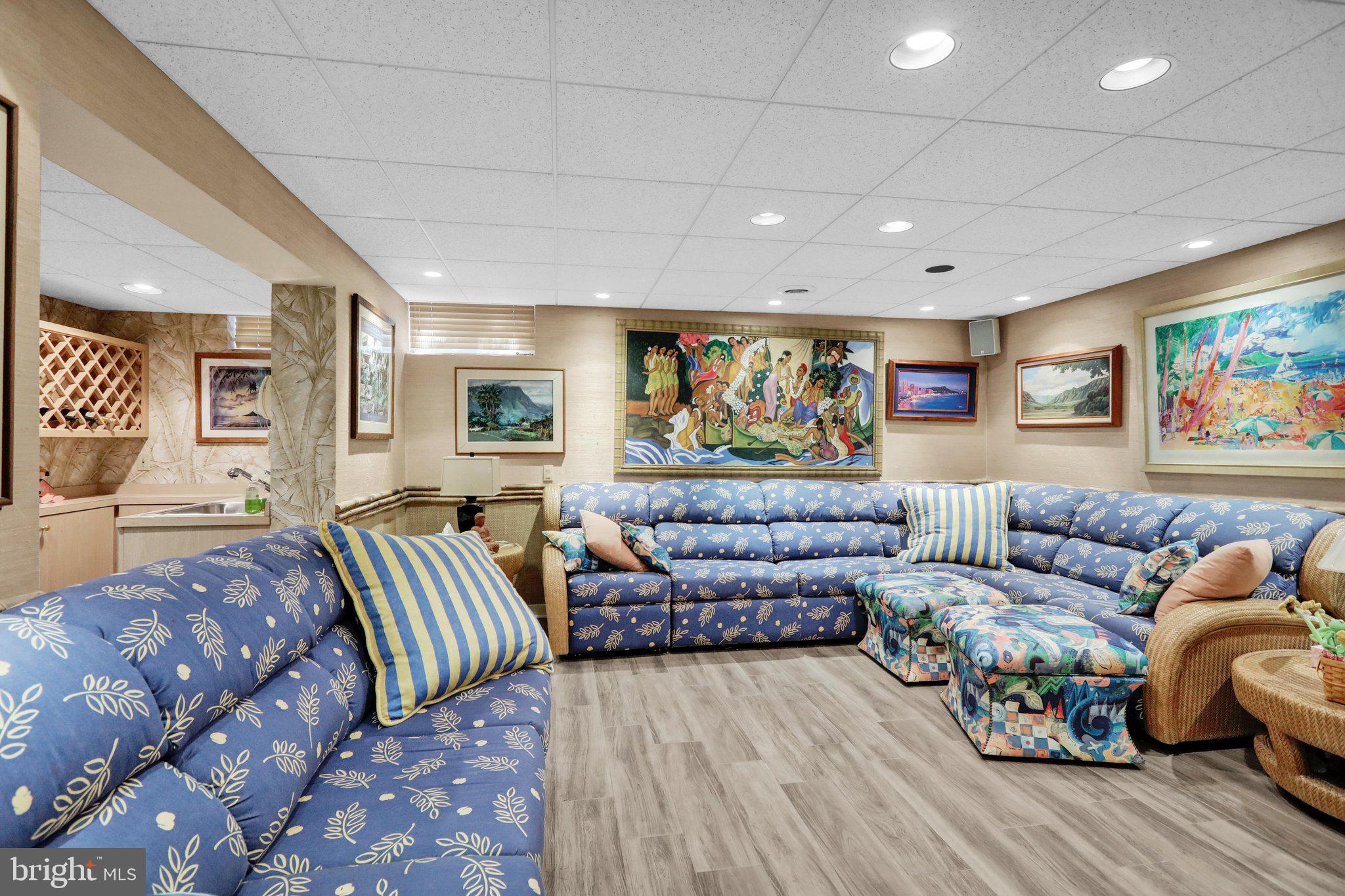 BIRDLAND - Residential