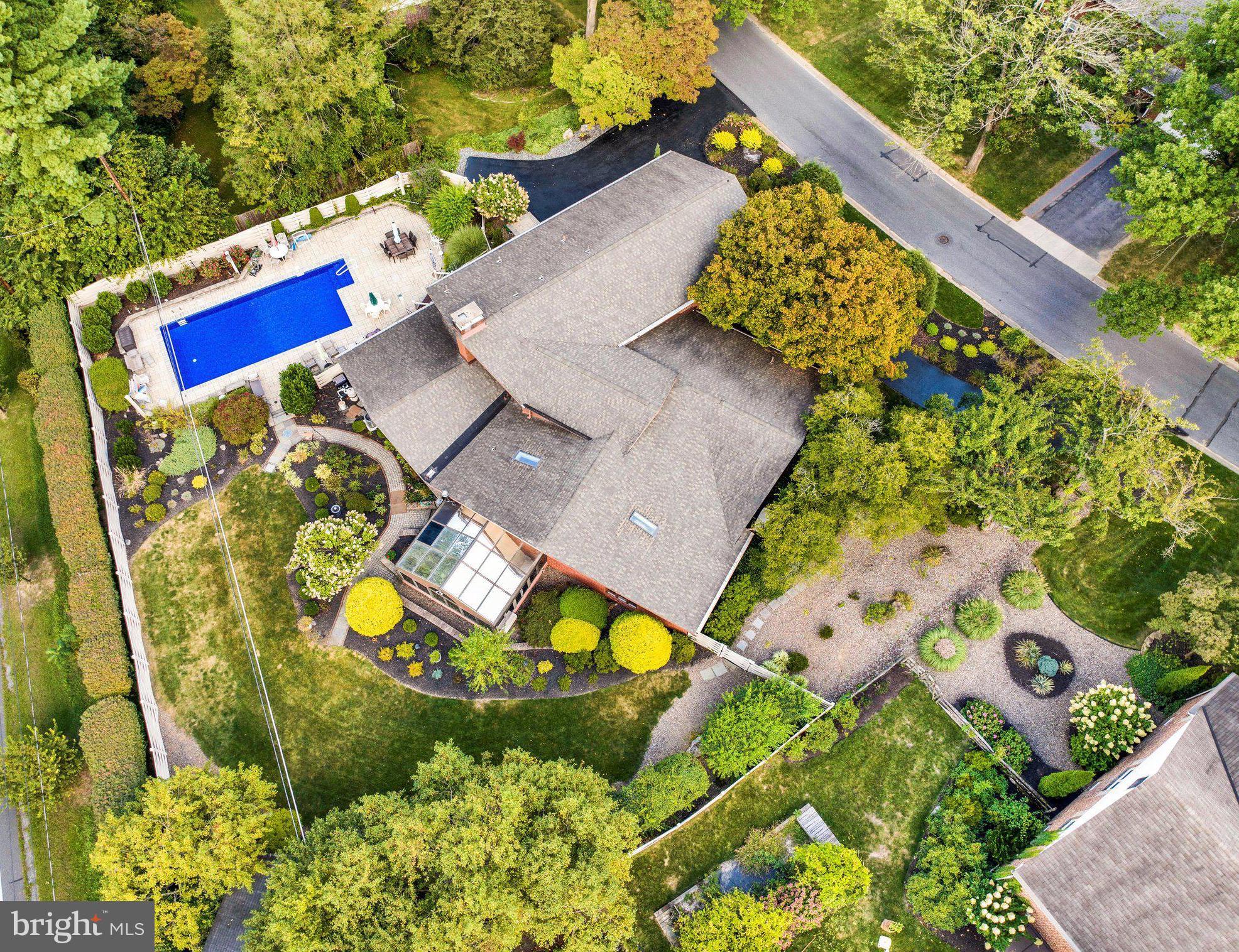 BIRDLAND - Residential
