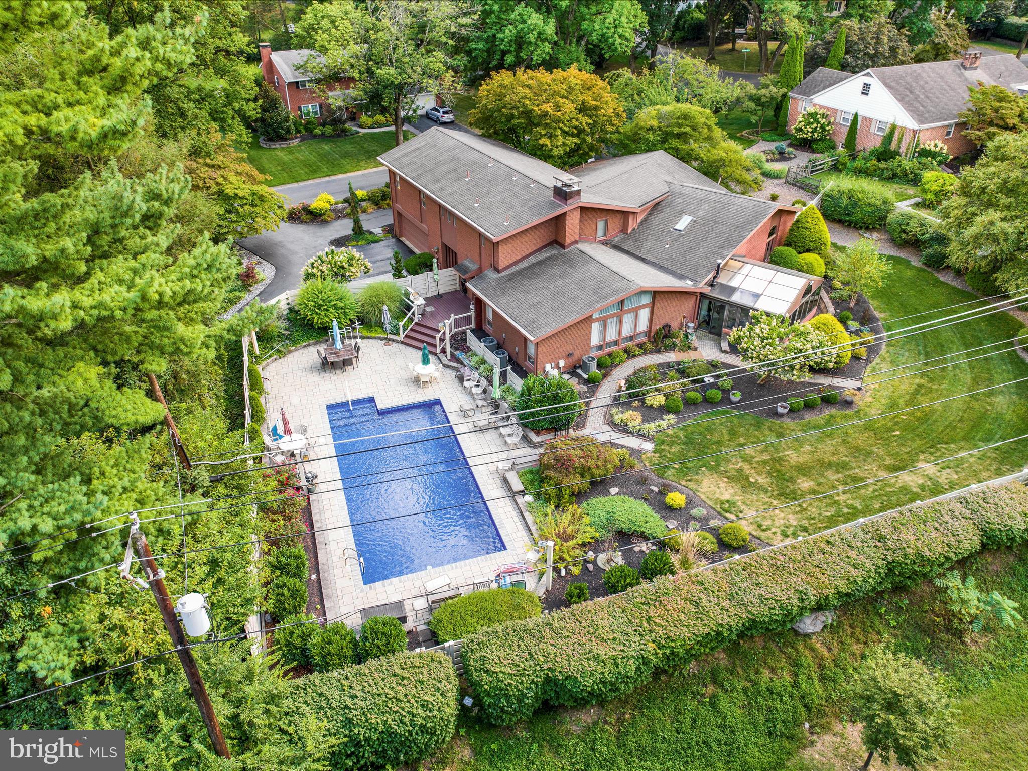 BIRDLAND - Residential