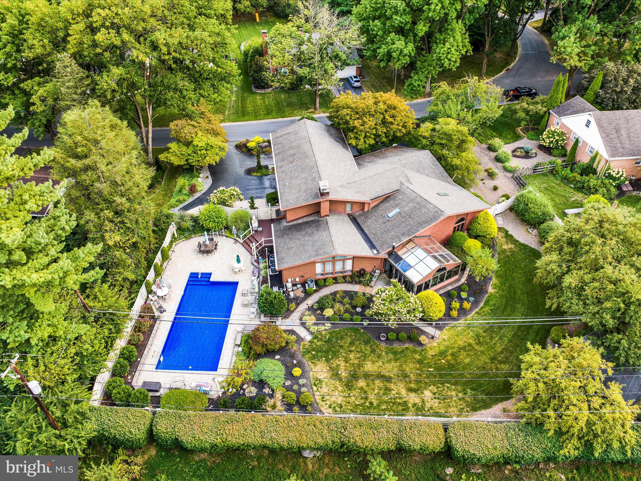 BIRDLAND - Residential