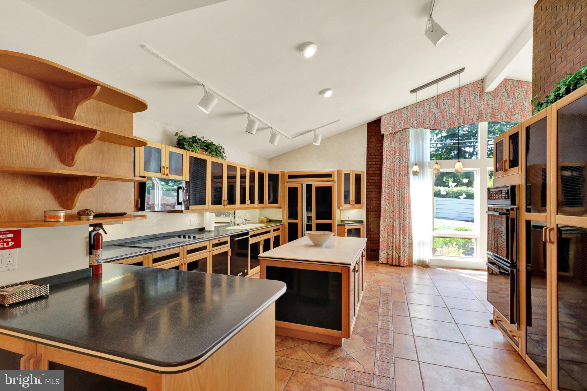 BIRDLAND - Residential