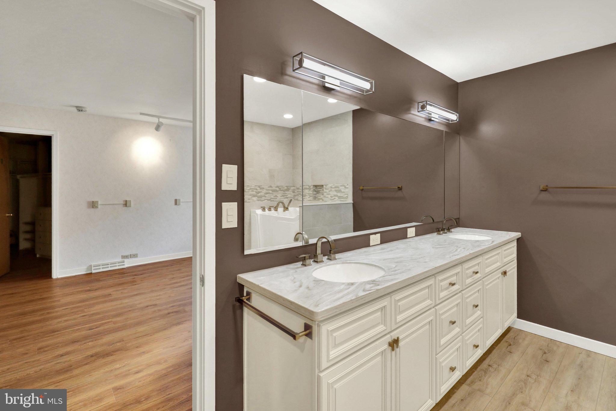 BIRDLAND - Residential