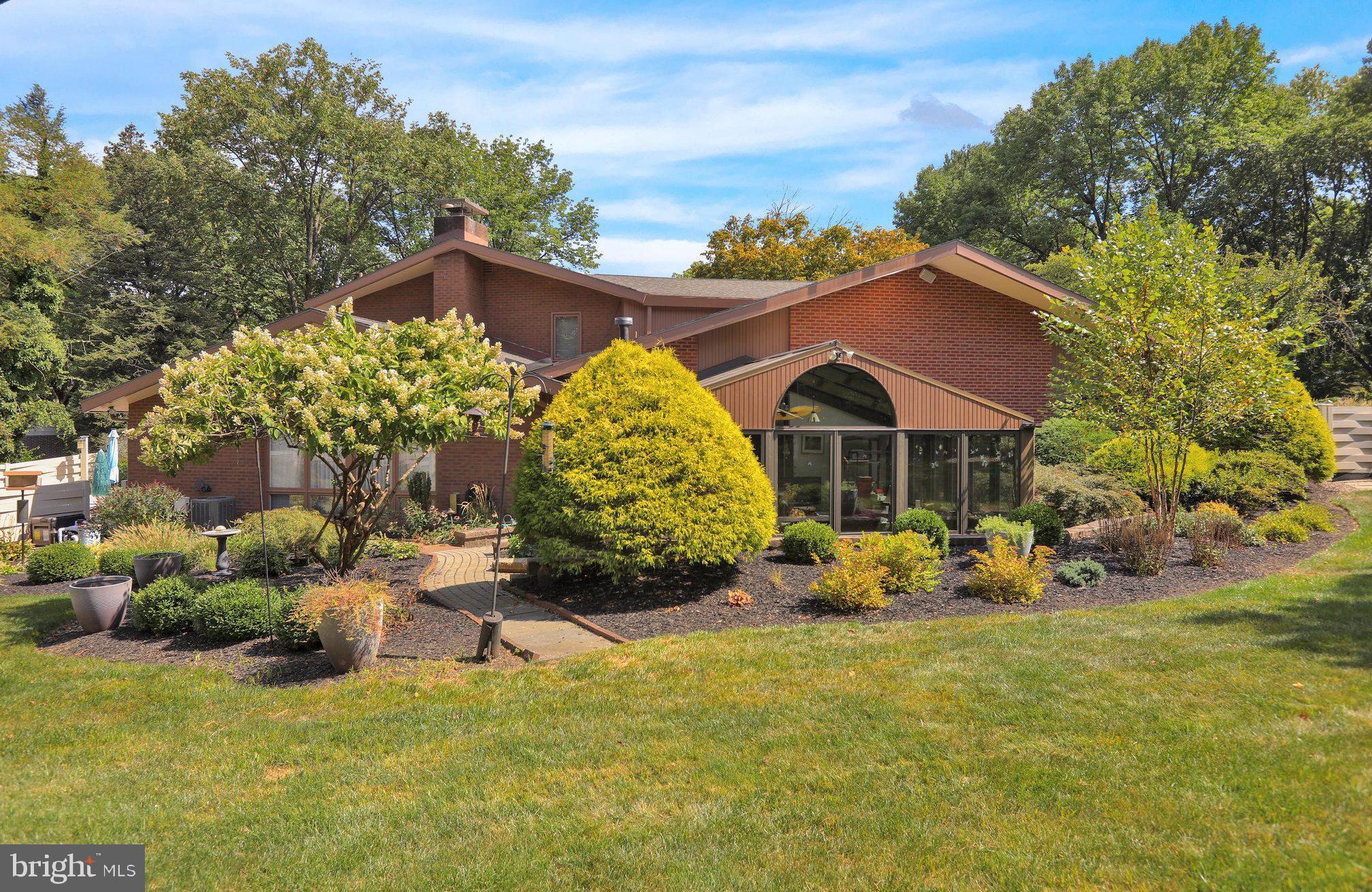 BIRDLAND - Residential