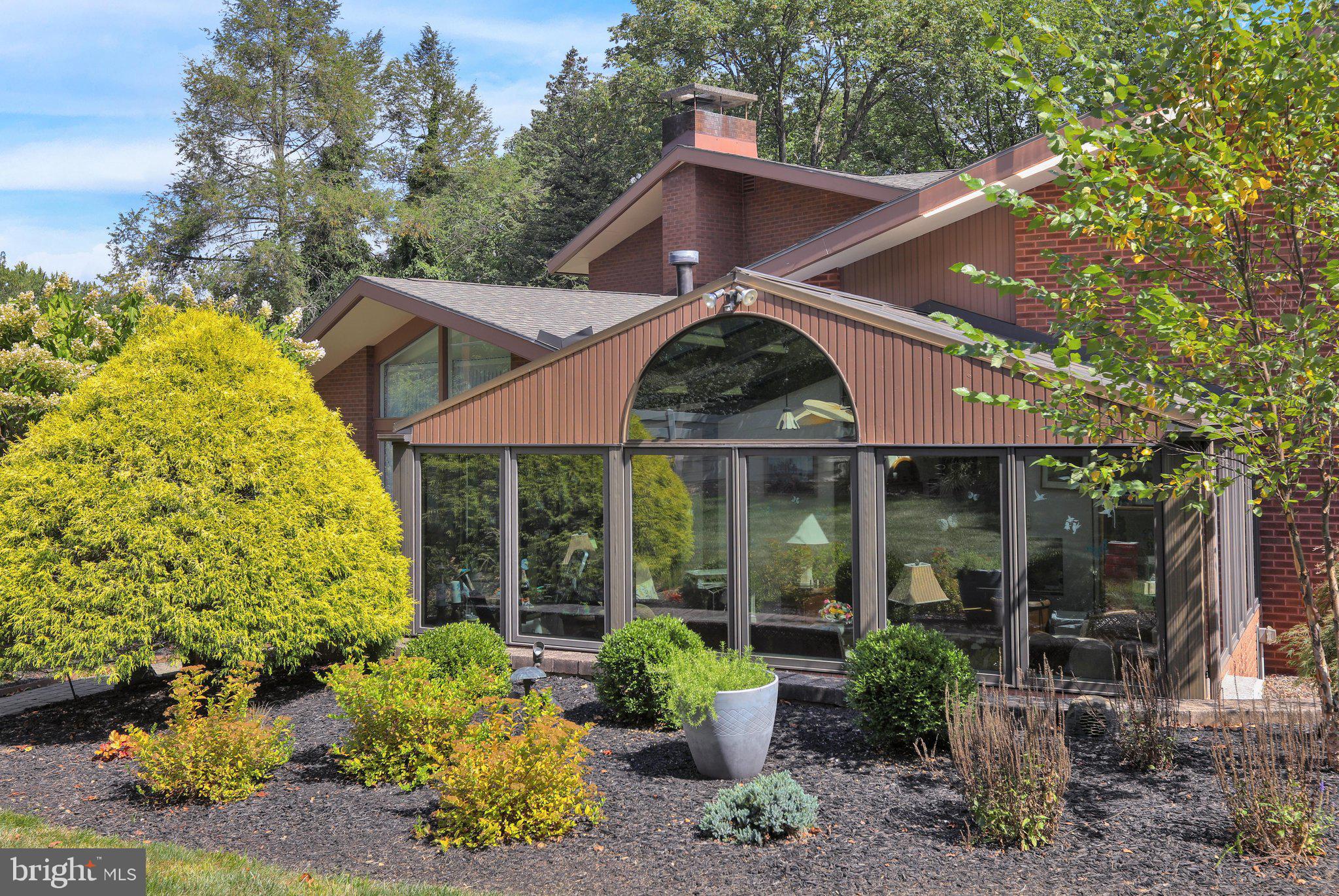 BIRDLAND - Residential