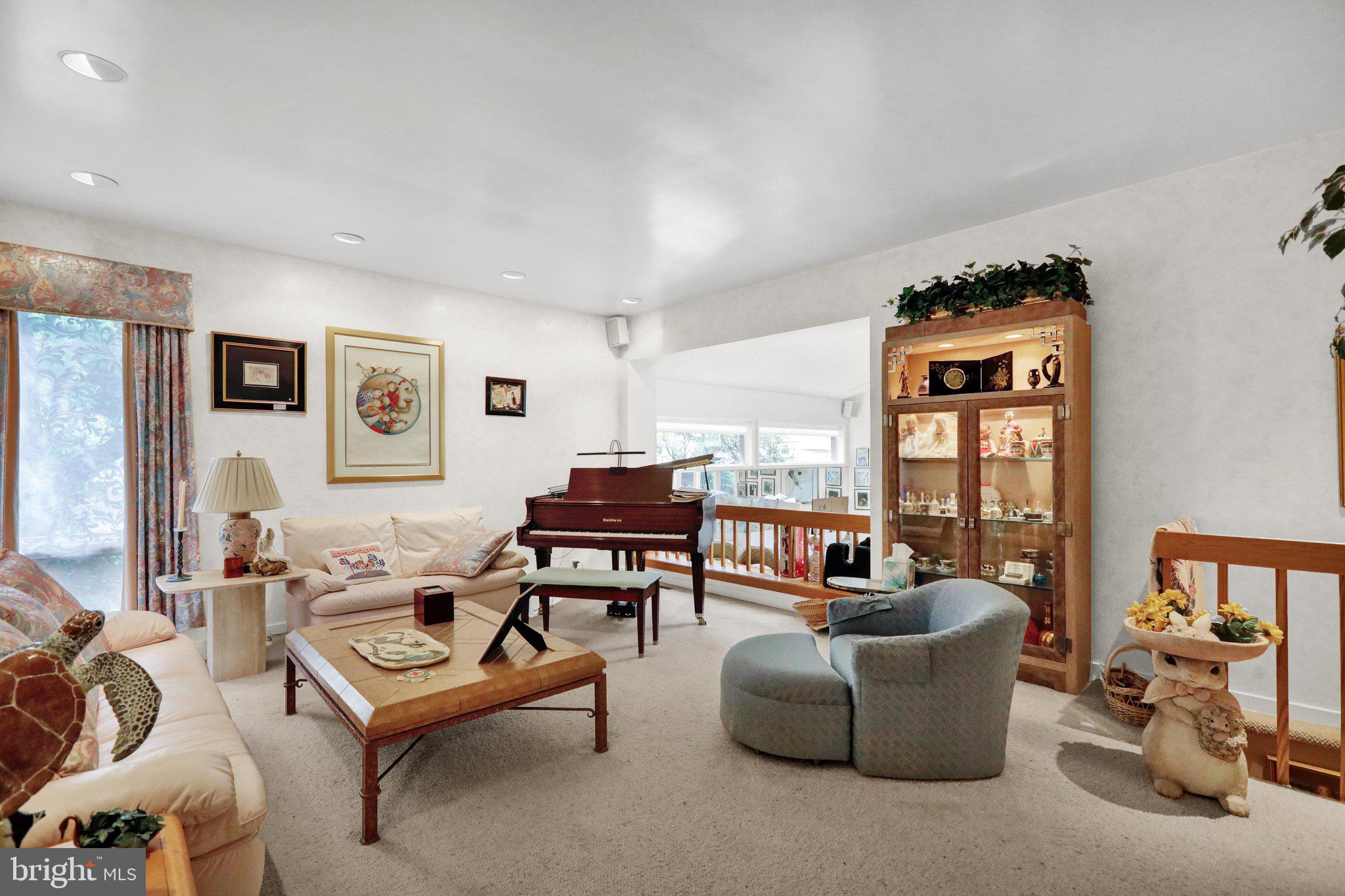 BIRDLAND - Residential