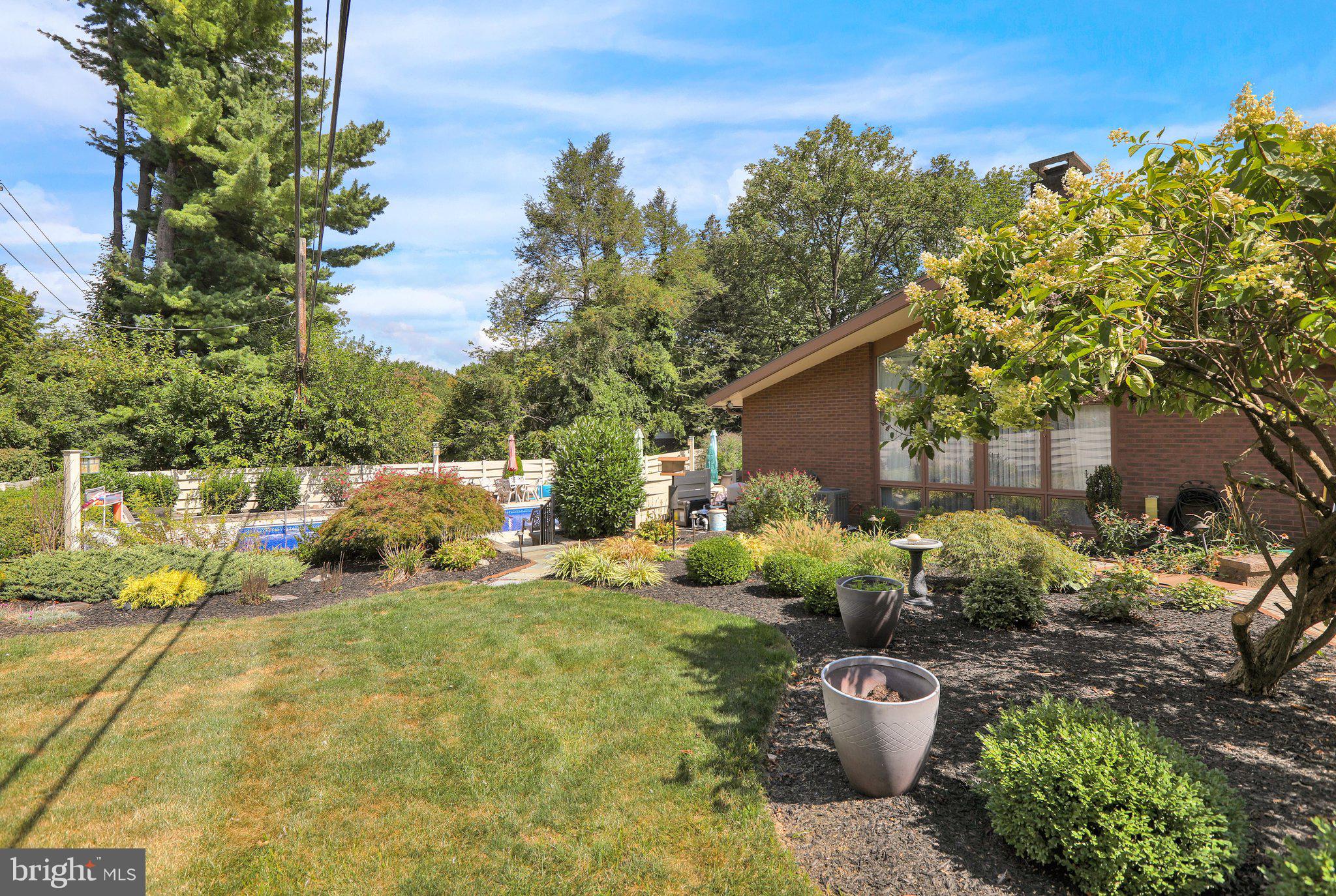 BIRDLAND - Residential