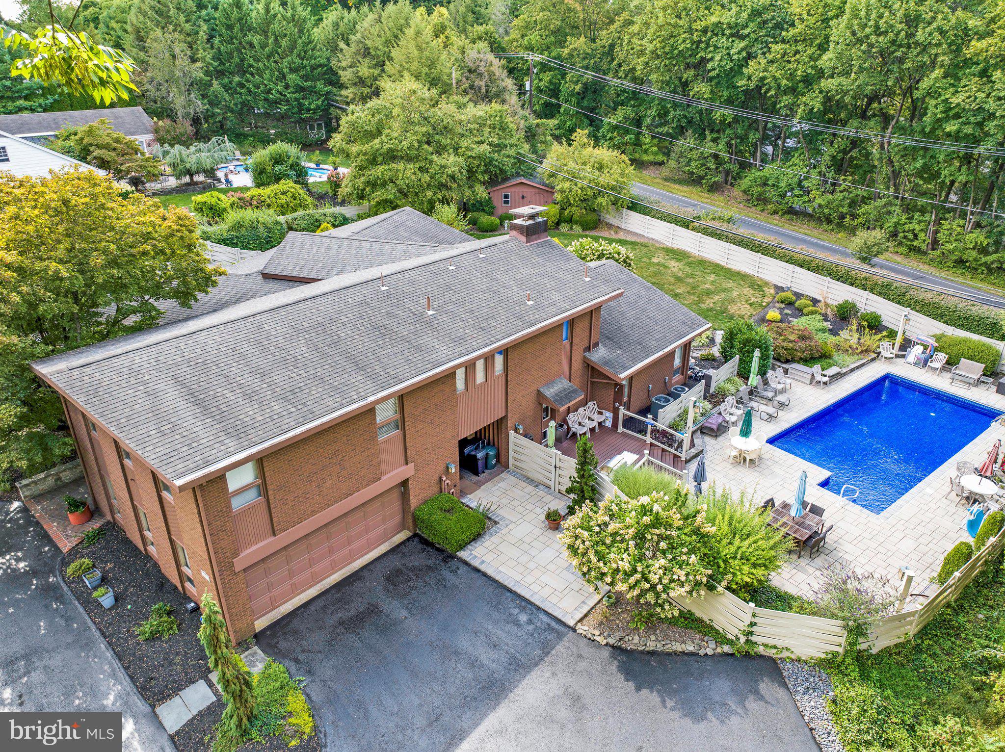 BIRDLAND - Residential