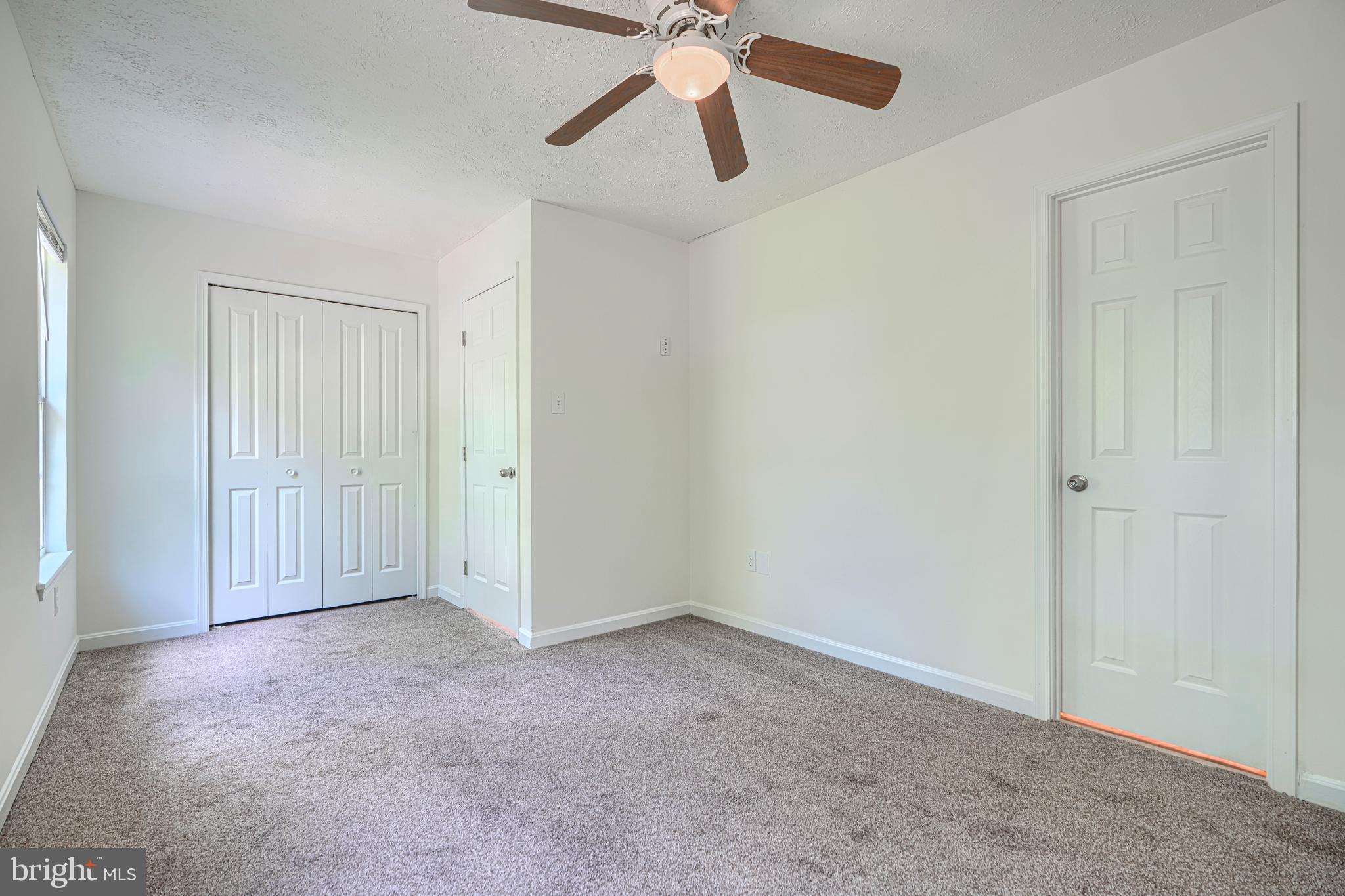 ROBINS GLENN - Residential