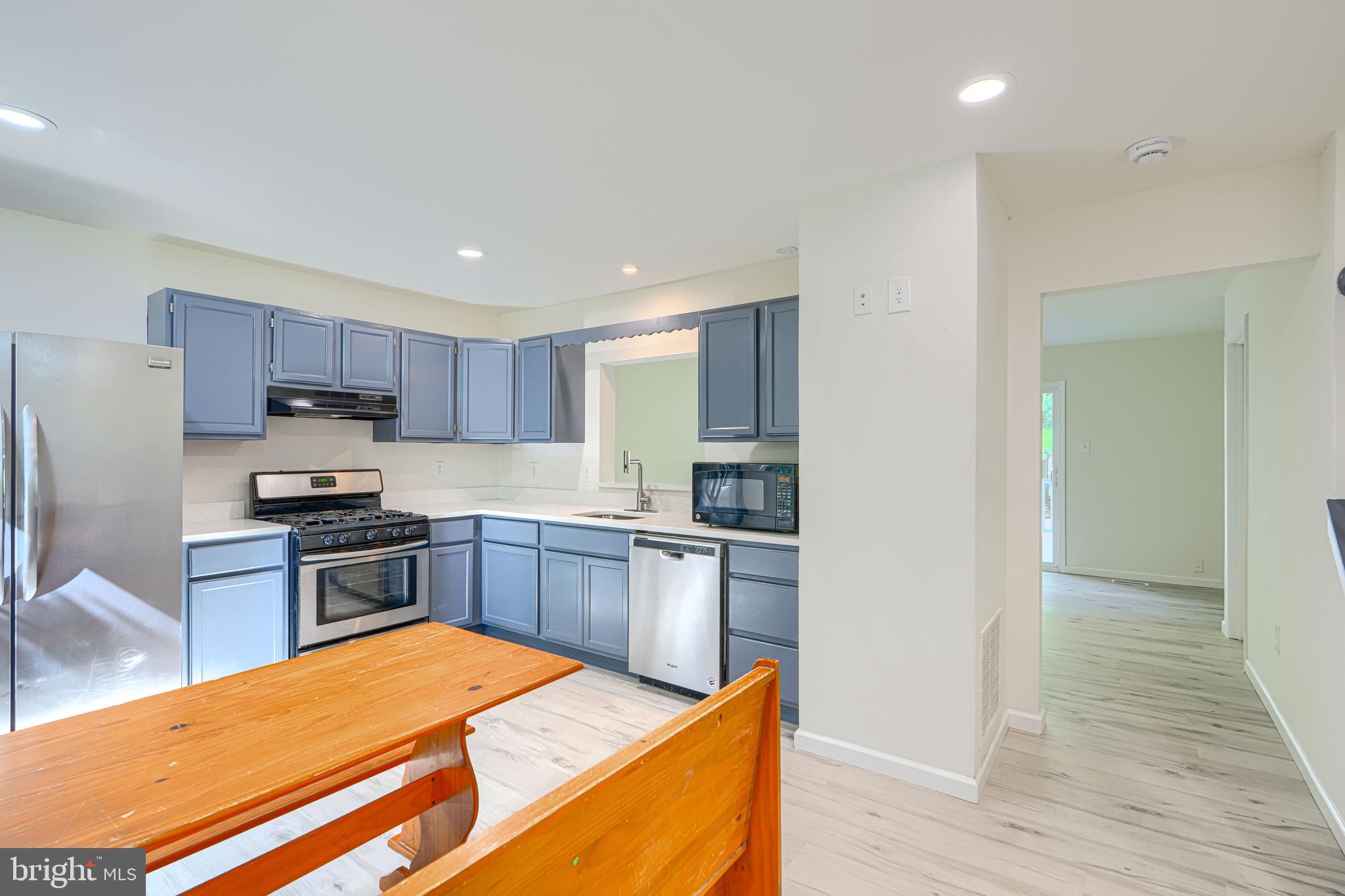 ROBINS GLENN - Residential
