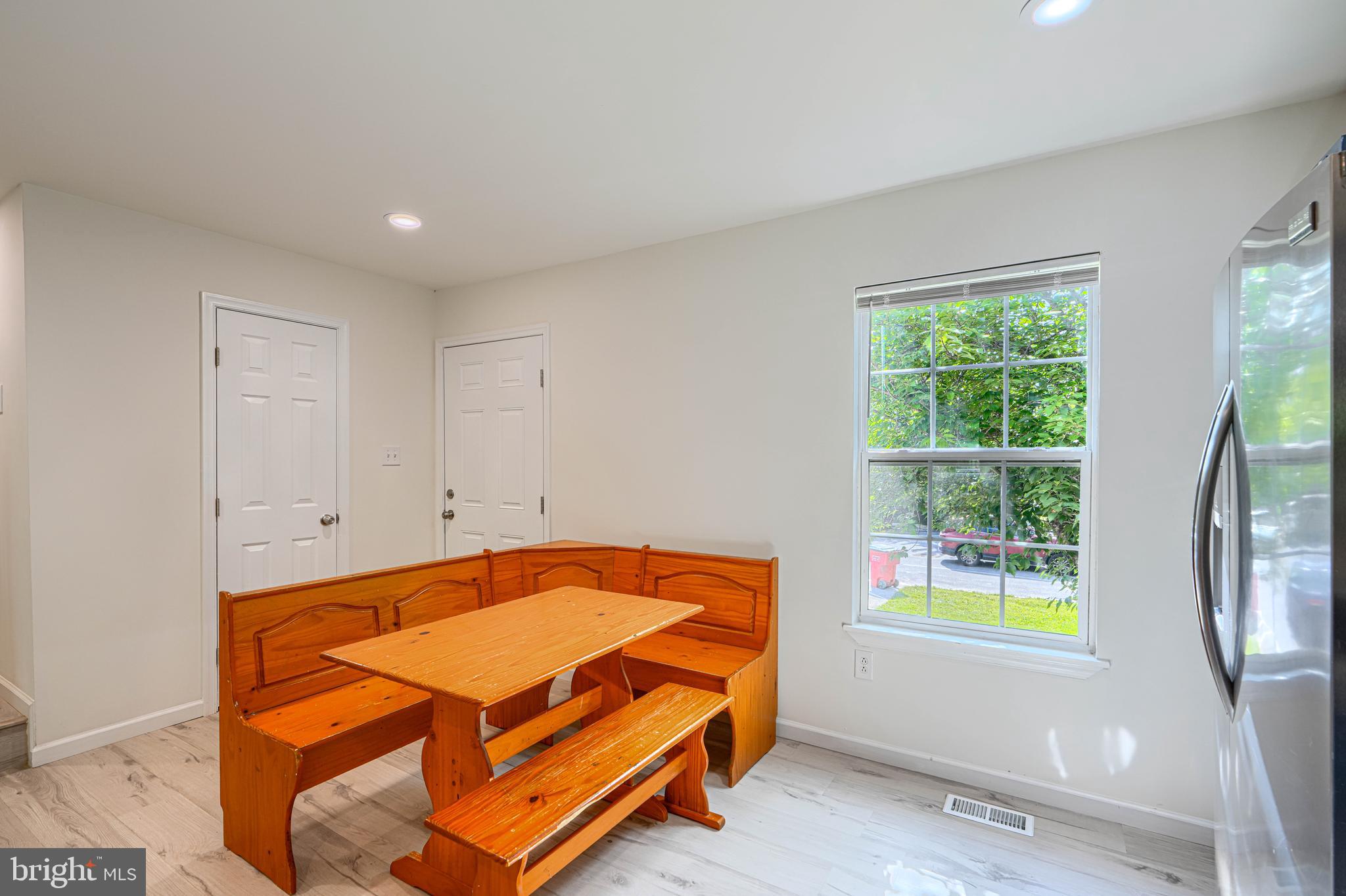 ROBINS GLENN - Residential