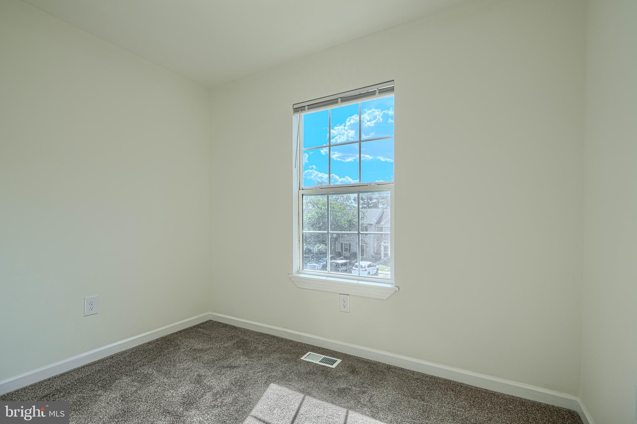 ROBINS GLENN - Residential