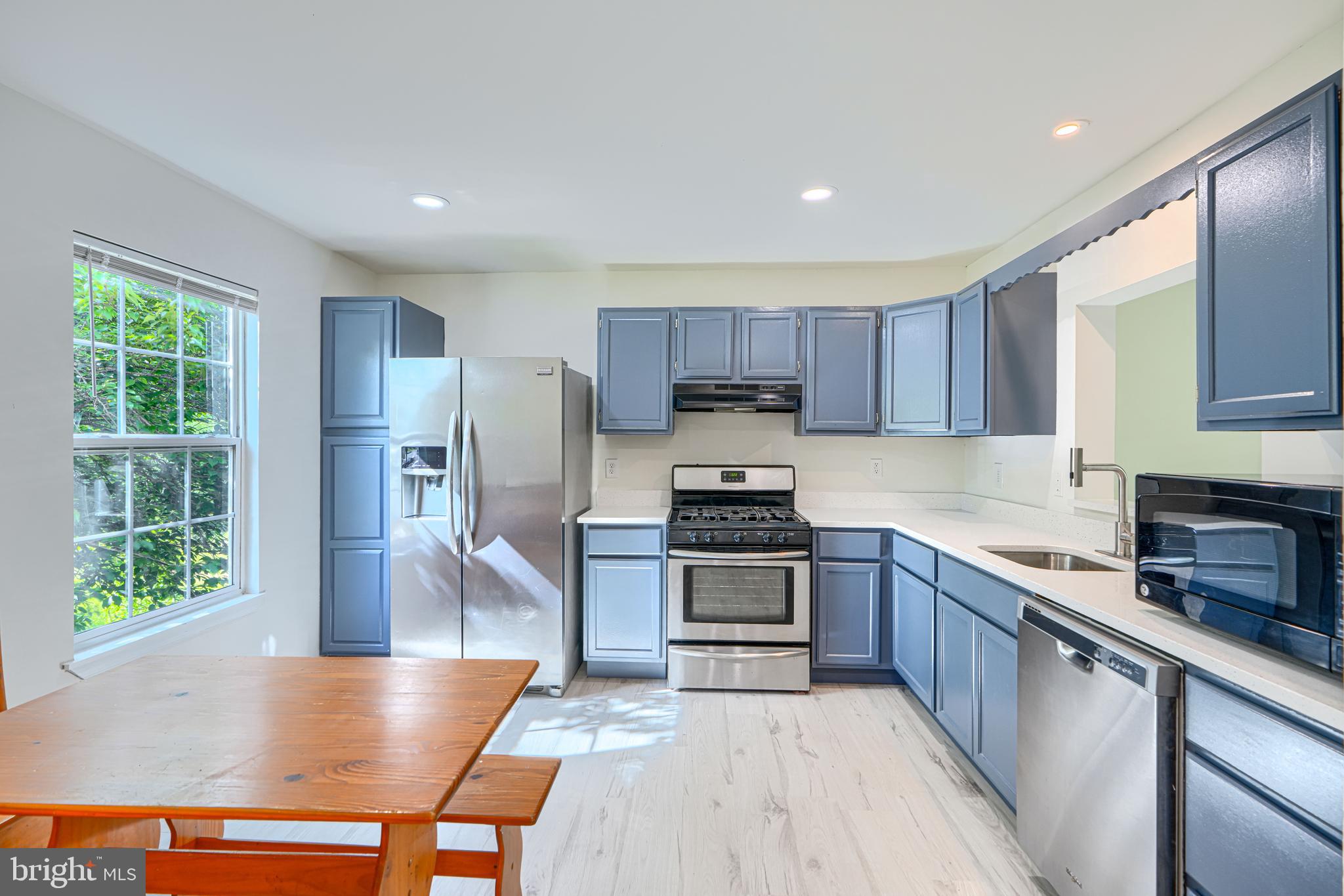 ROBINS GLENN - Residential
