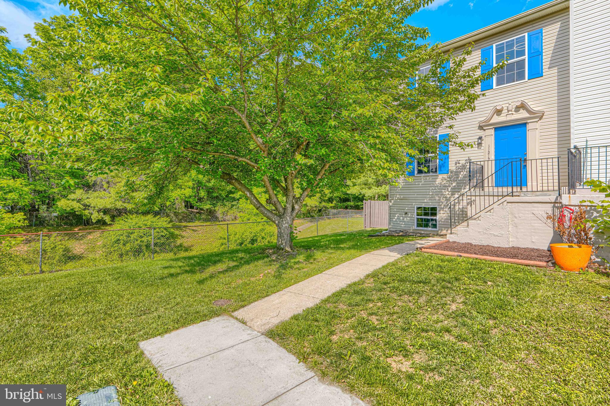 ROBINS GLENN - Residential