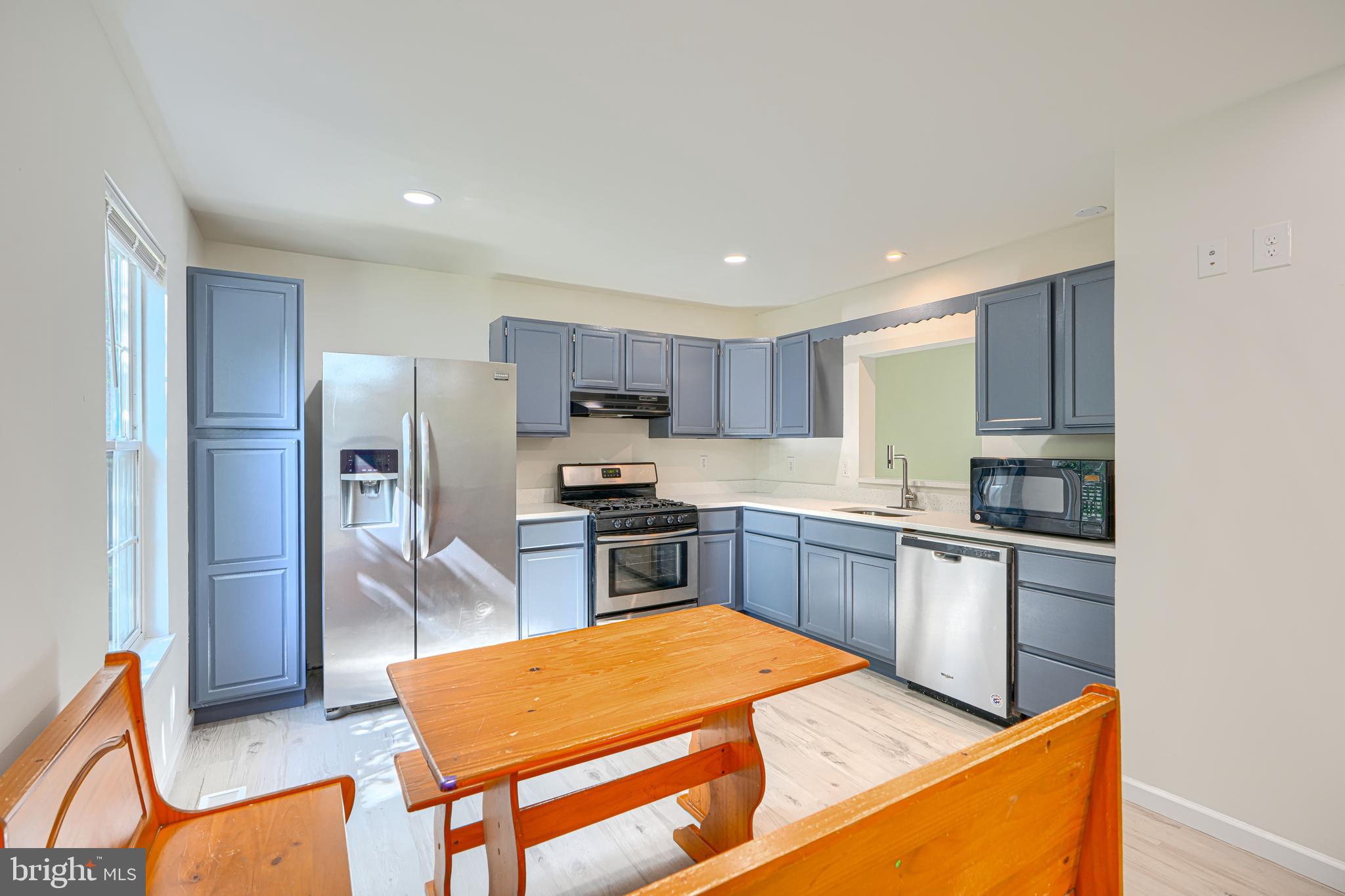 ROBINS GLENN - Residential