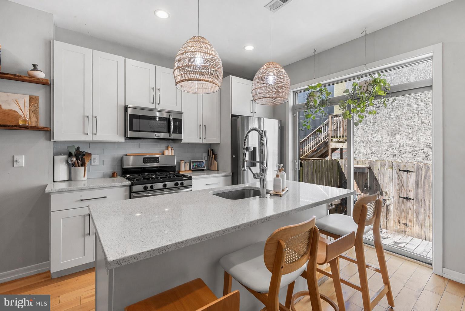 POINT BREEZE - Residential