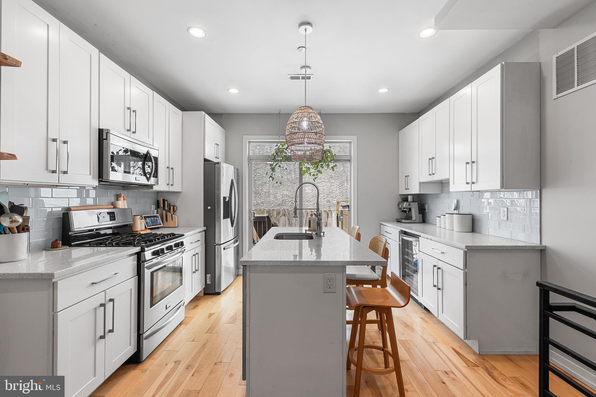 POINT BREEZE - Residential