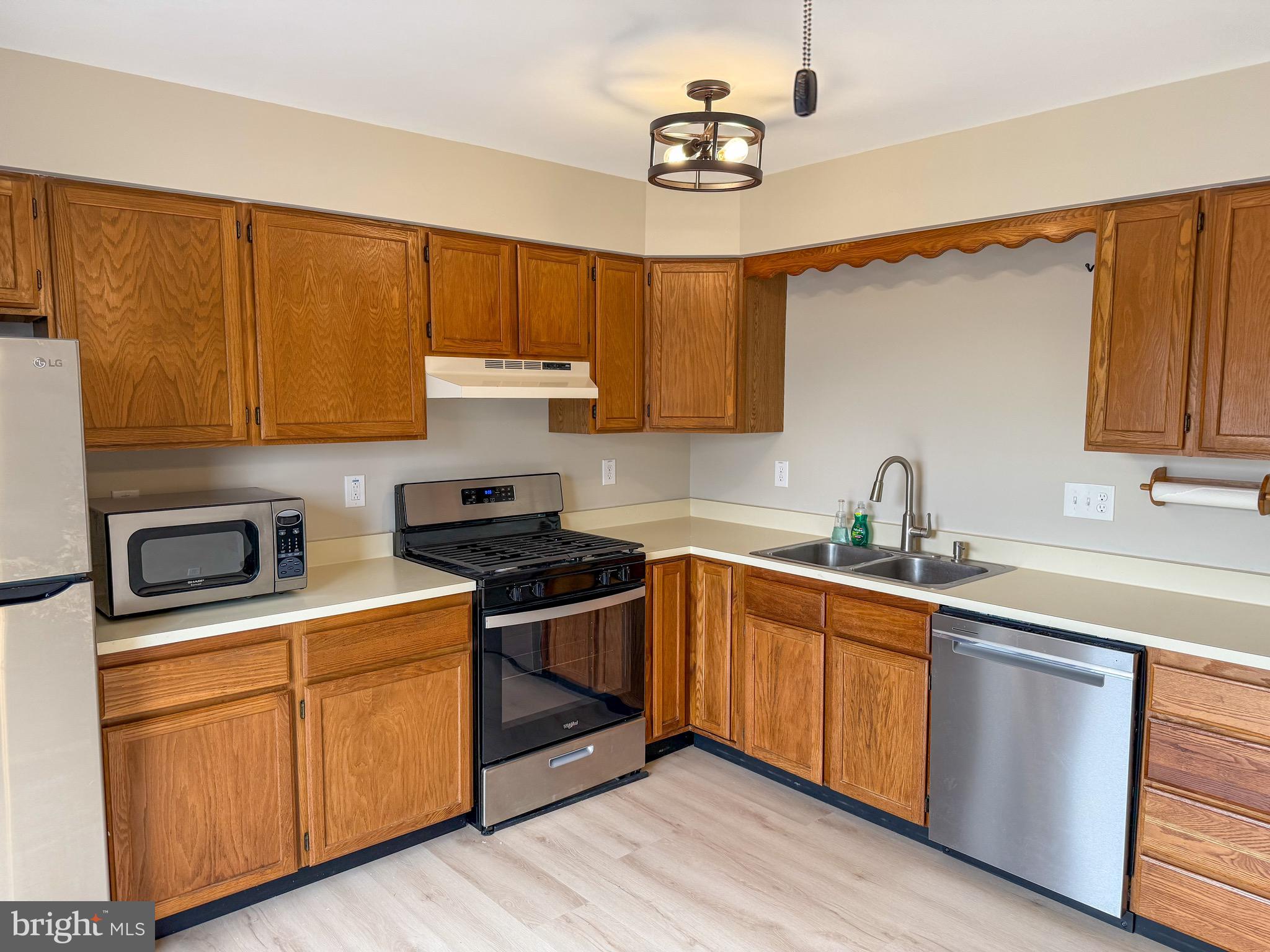 EAST PENNSBORO - Residential Lease