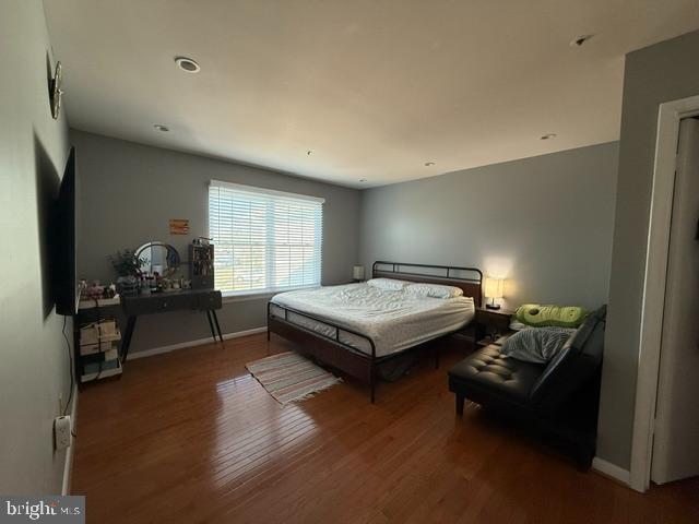 DEVON HILLS - Residential