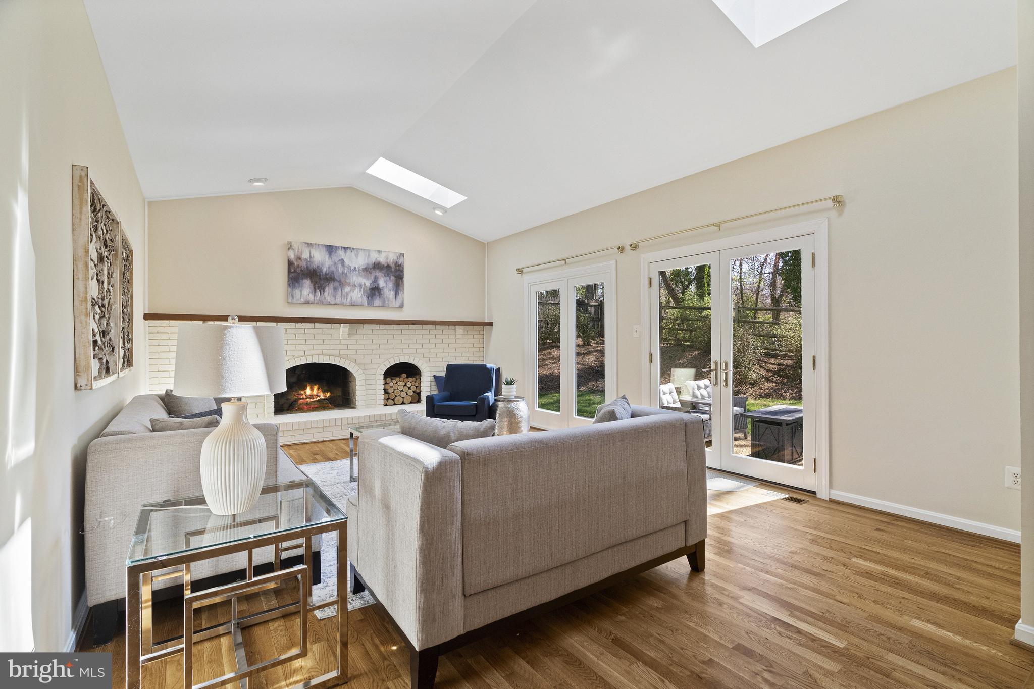 HUNTING HILLS - Residential